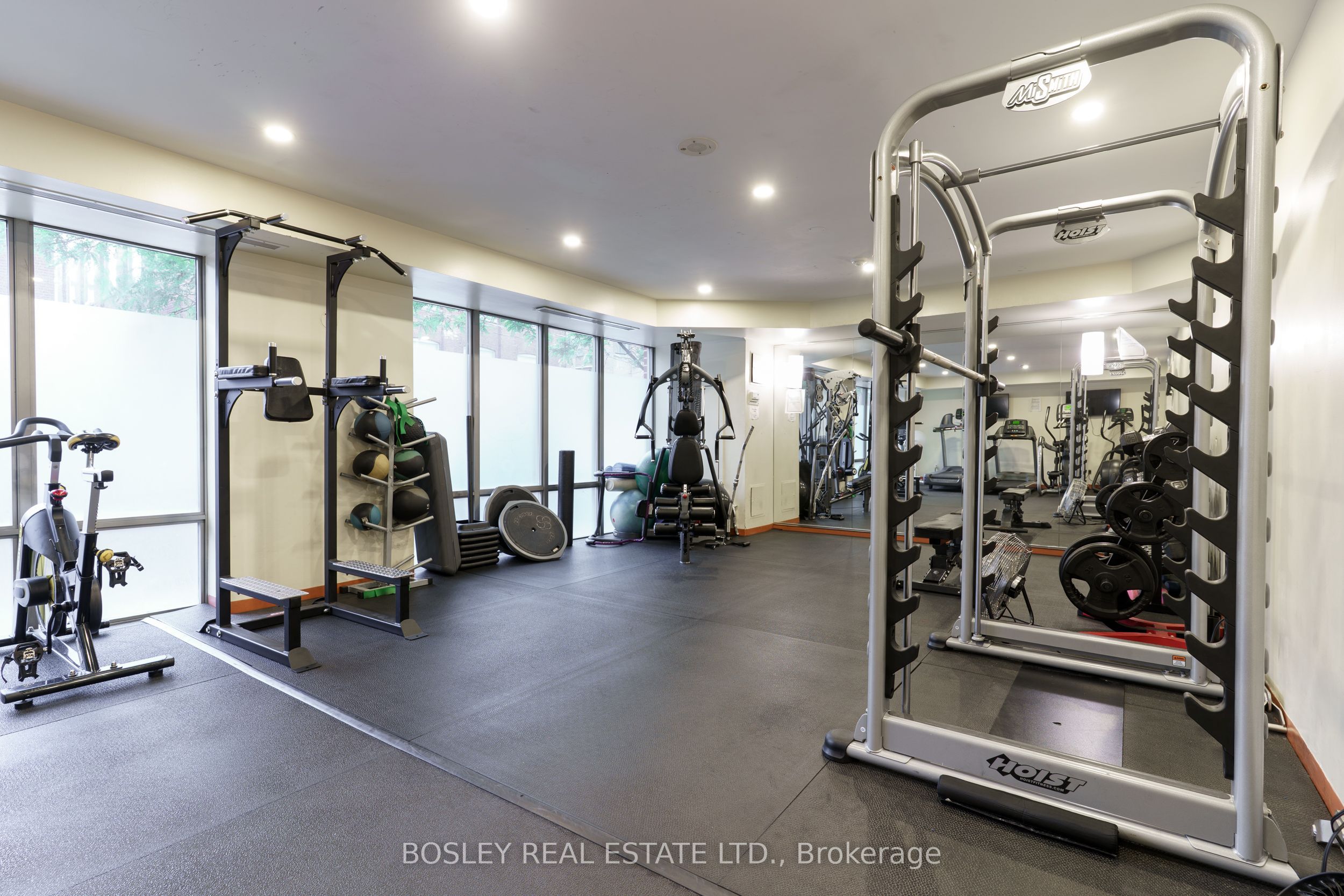 255 Richmond Street E, #818