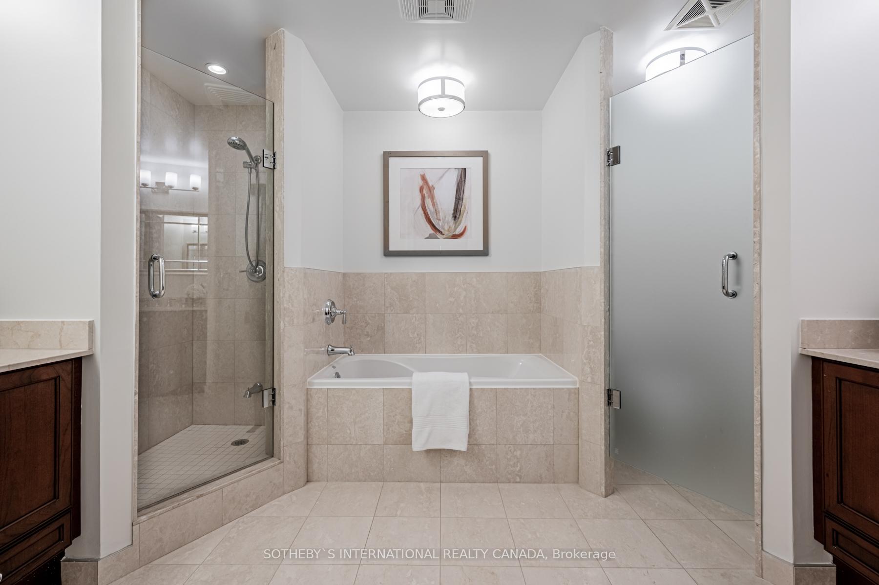 2 Bedrooms Condo at 1 Bedford,  Toronto For sale