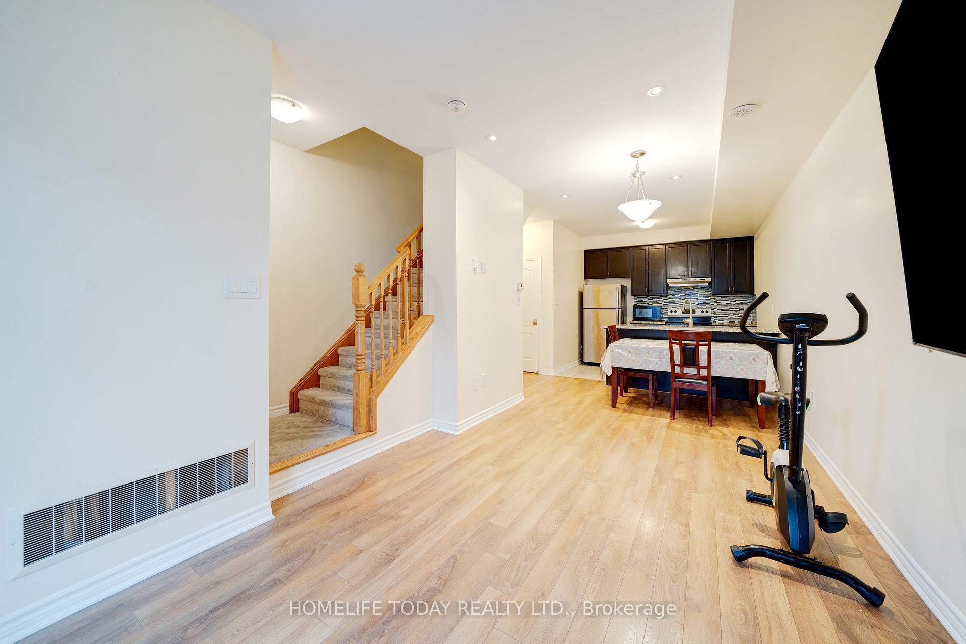 3 Bedrooms Condo at 45 Heron Park, Toronto For sale