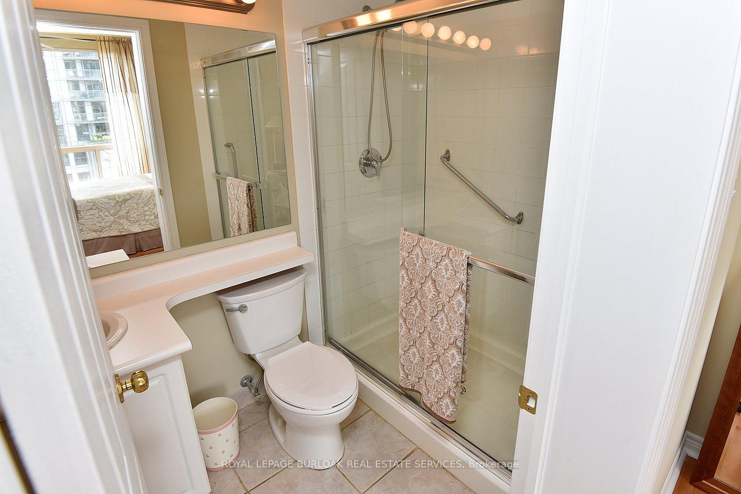 2 Bedrooms Condo at 1998 Ironstone, Burlington For sale