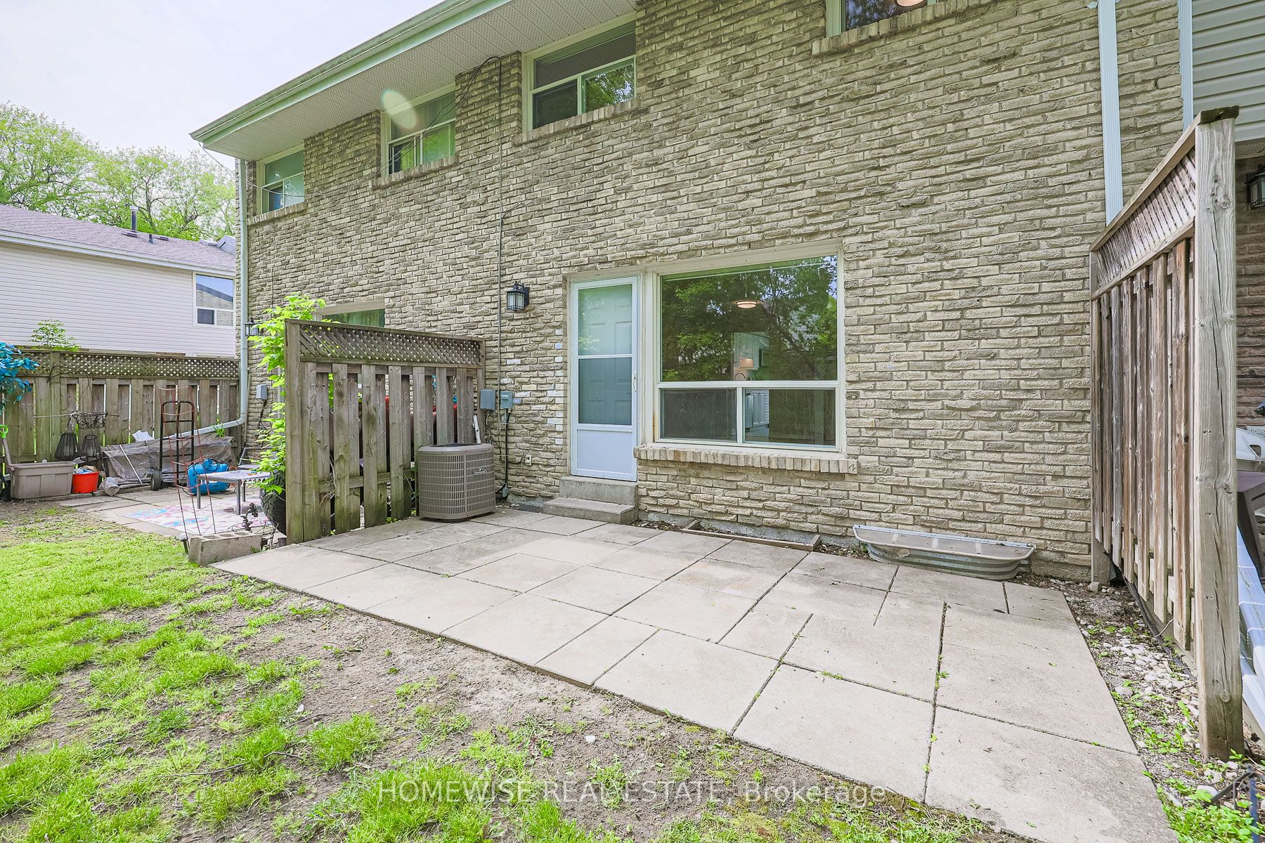 560 Waverly Street N, #25