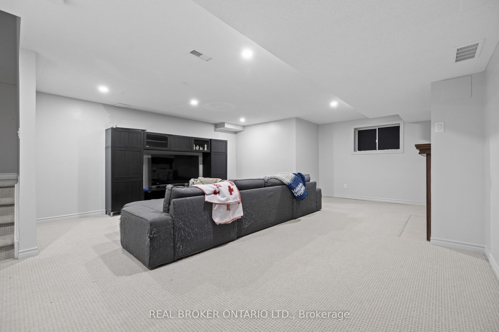 118 Mojave Crescent