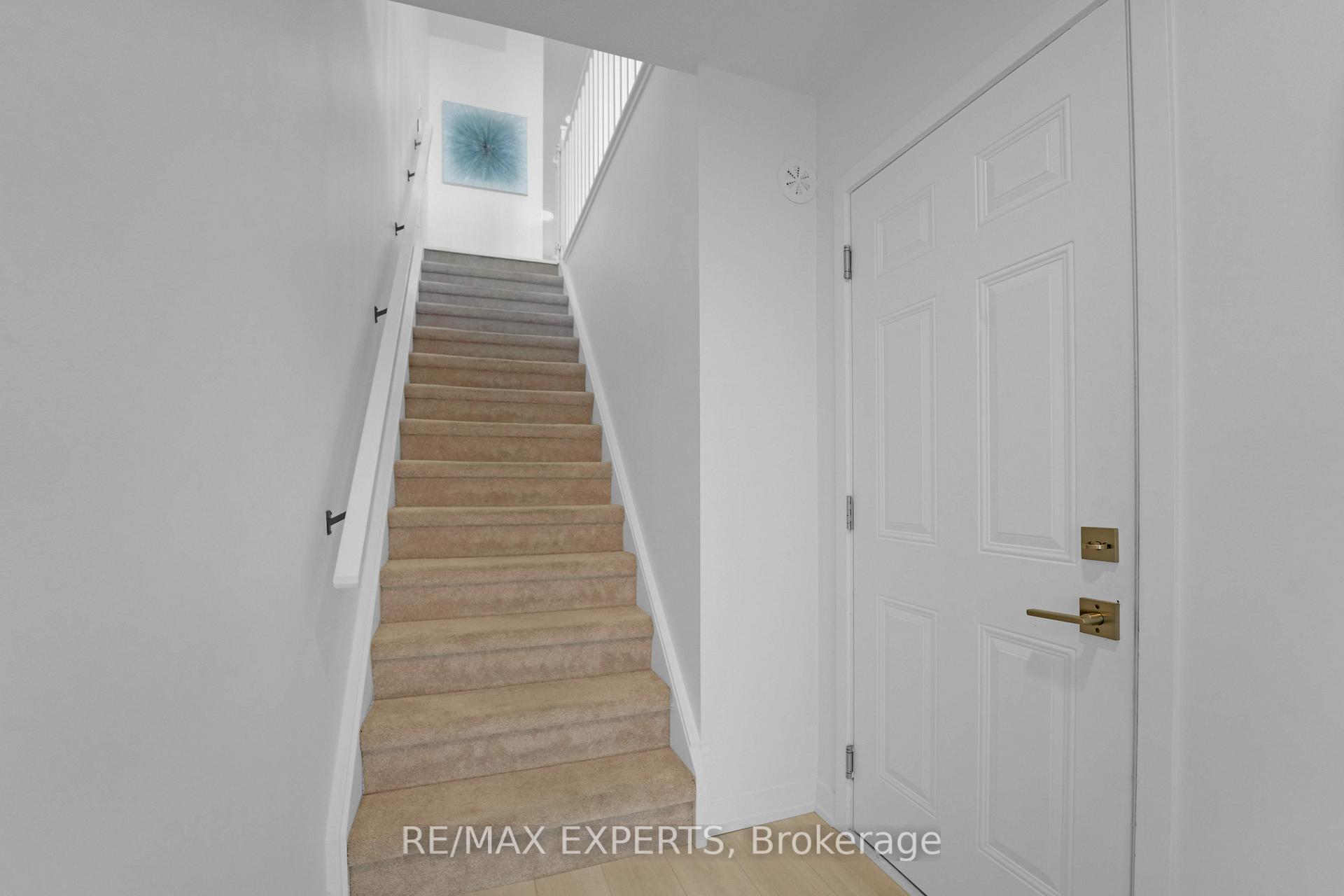 3 Bedrooms Condo at 1095 Cooke,  Burlington For sale