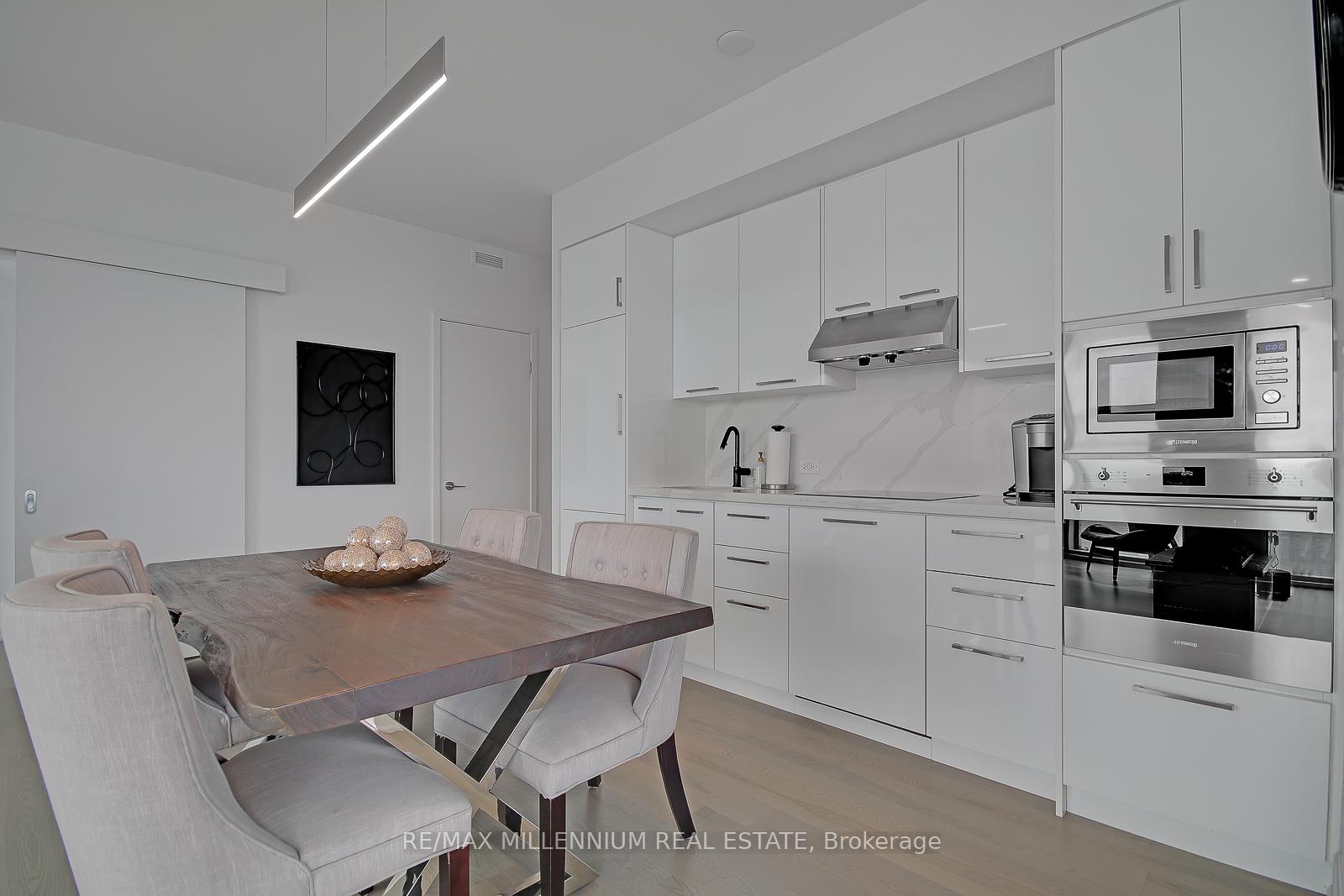 3 Bedrooms Condo at 12 York,  Toronto For sale