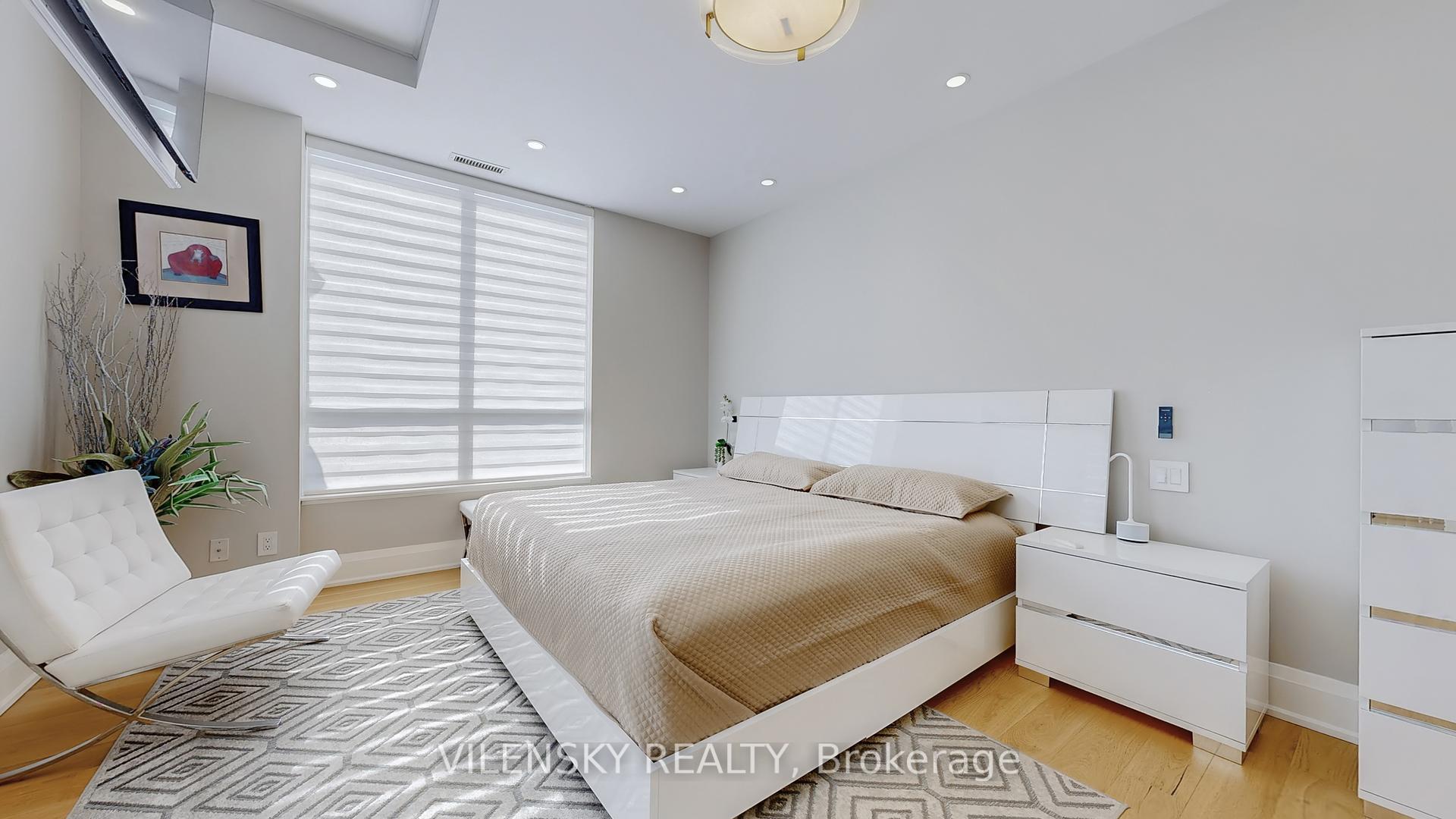 3 Bedrooms Condo at 20 North Park, Vaughan For sale
