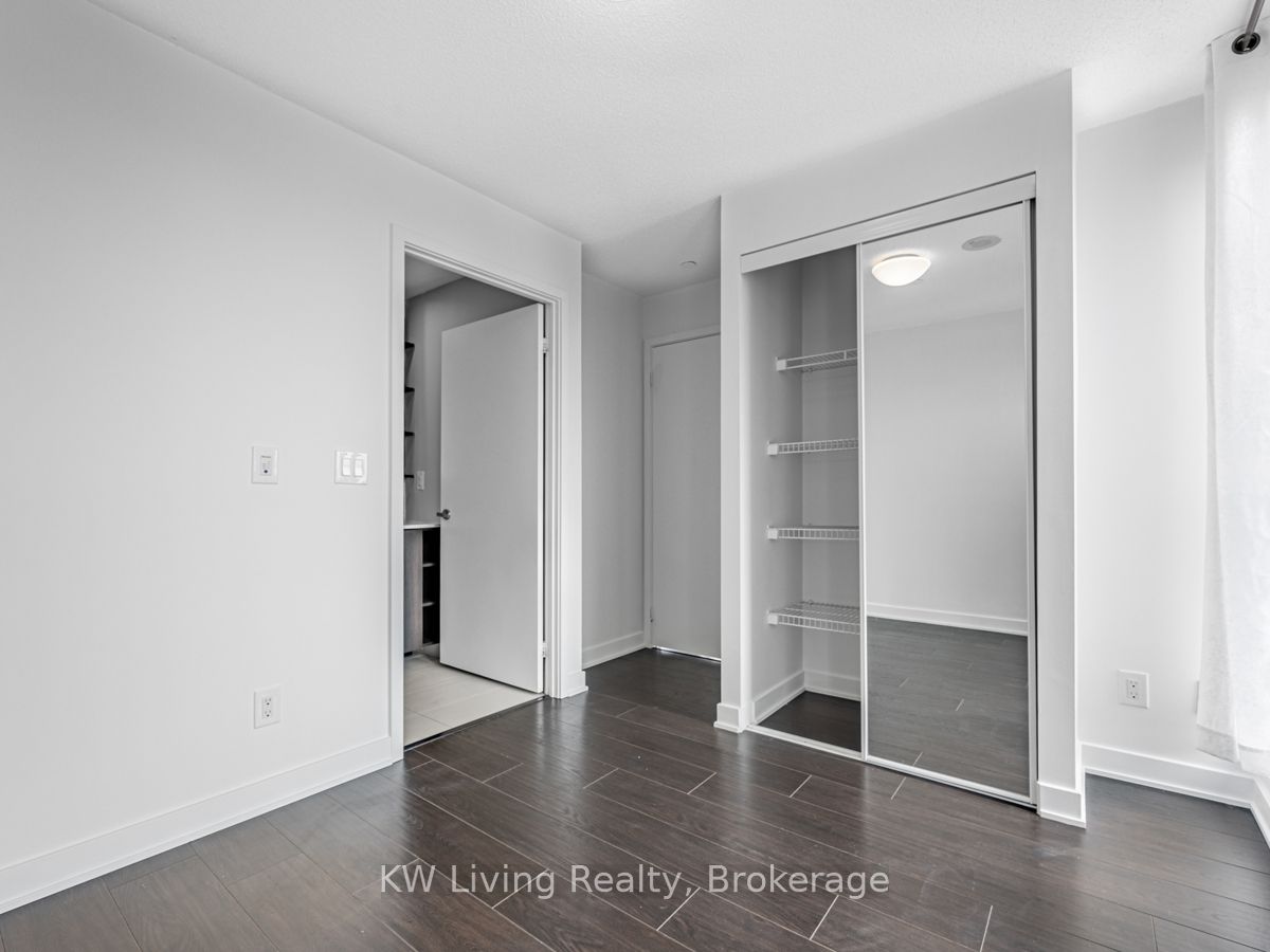 170 Sumach Street, #1402