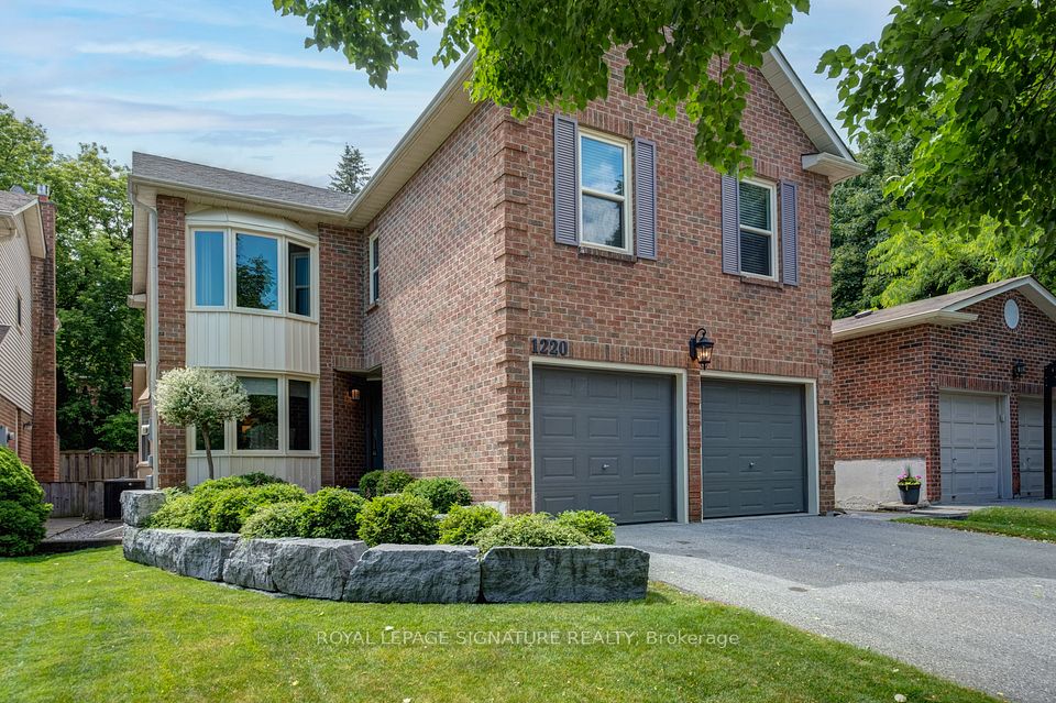 1220 Fieldstone