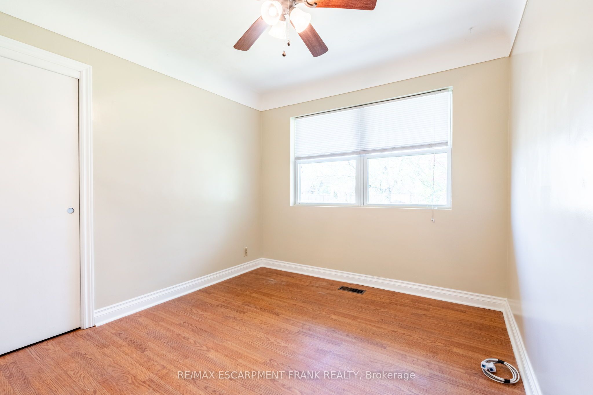 699 RYMAL Road W, Hamilton Gurnett