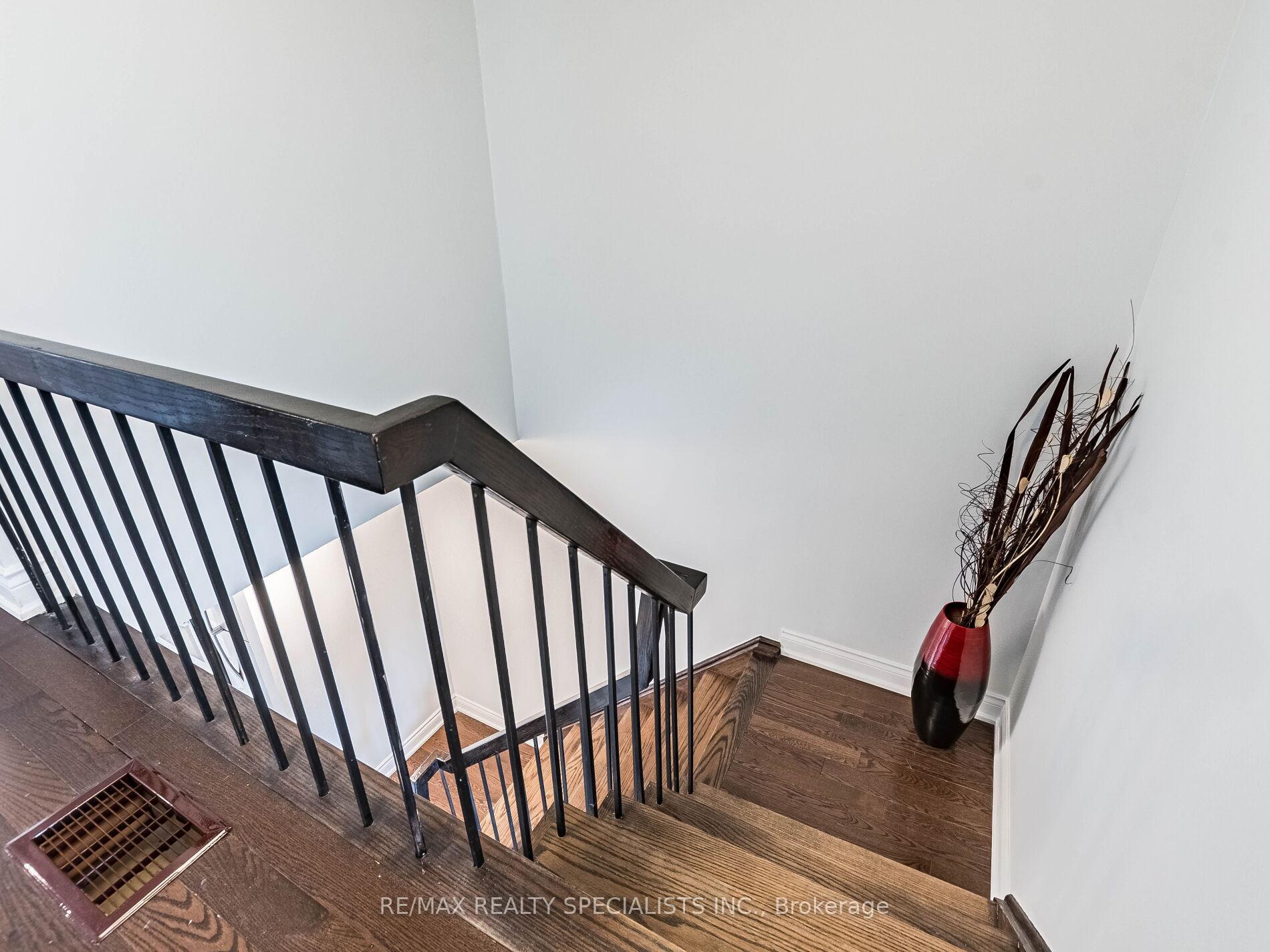 3 Bedrooms Condo at 1764 Rathburn,  Mississauga For sale