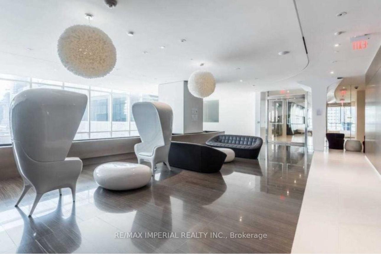 2 Bedrooms Condo at 1 Bloor, Toronto For sale