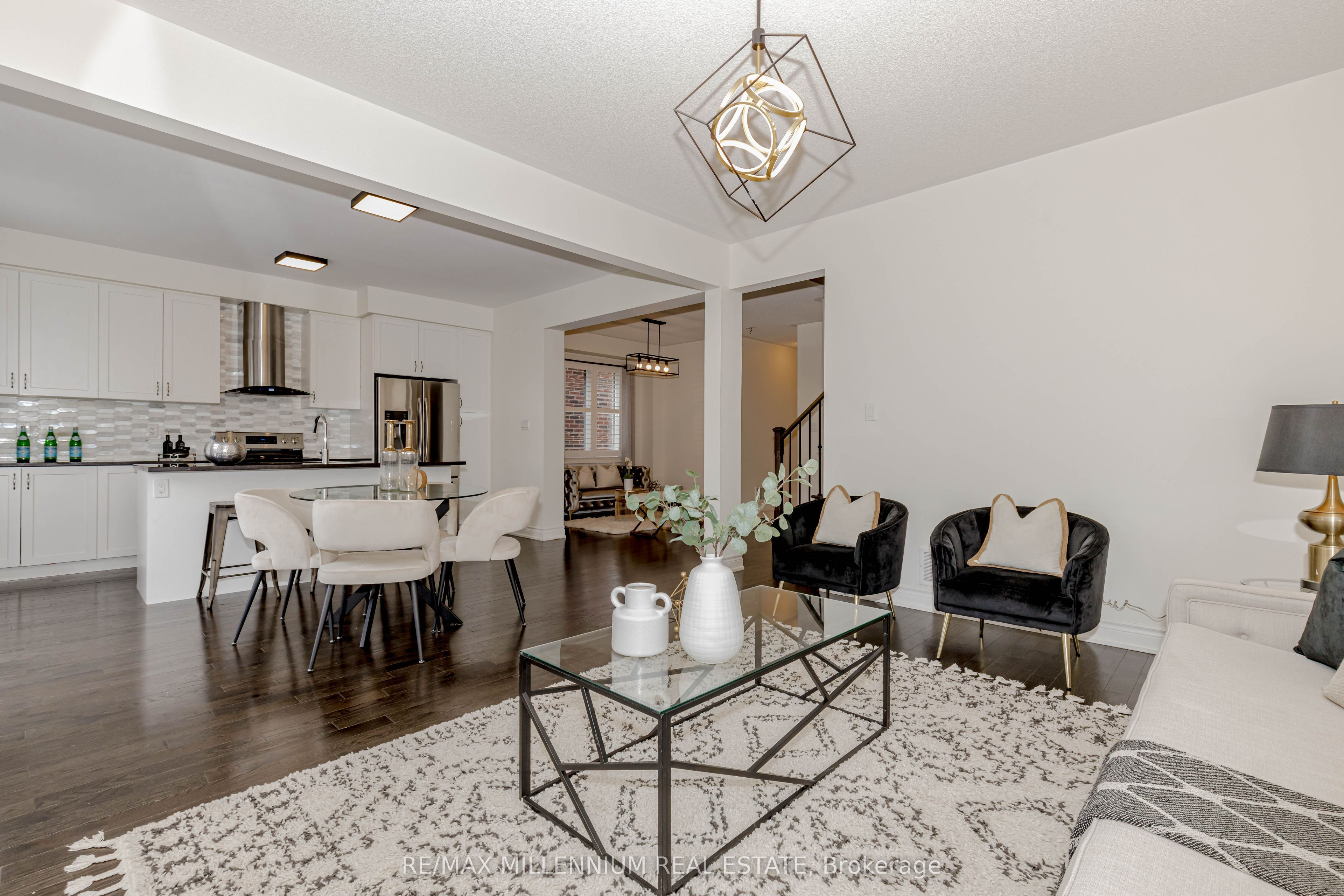 1238 Bowell Crescent