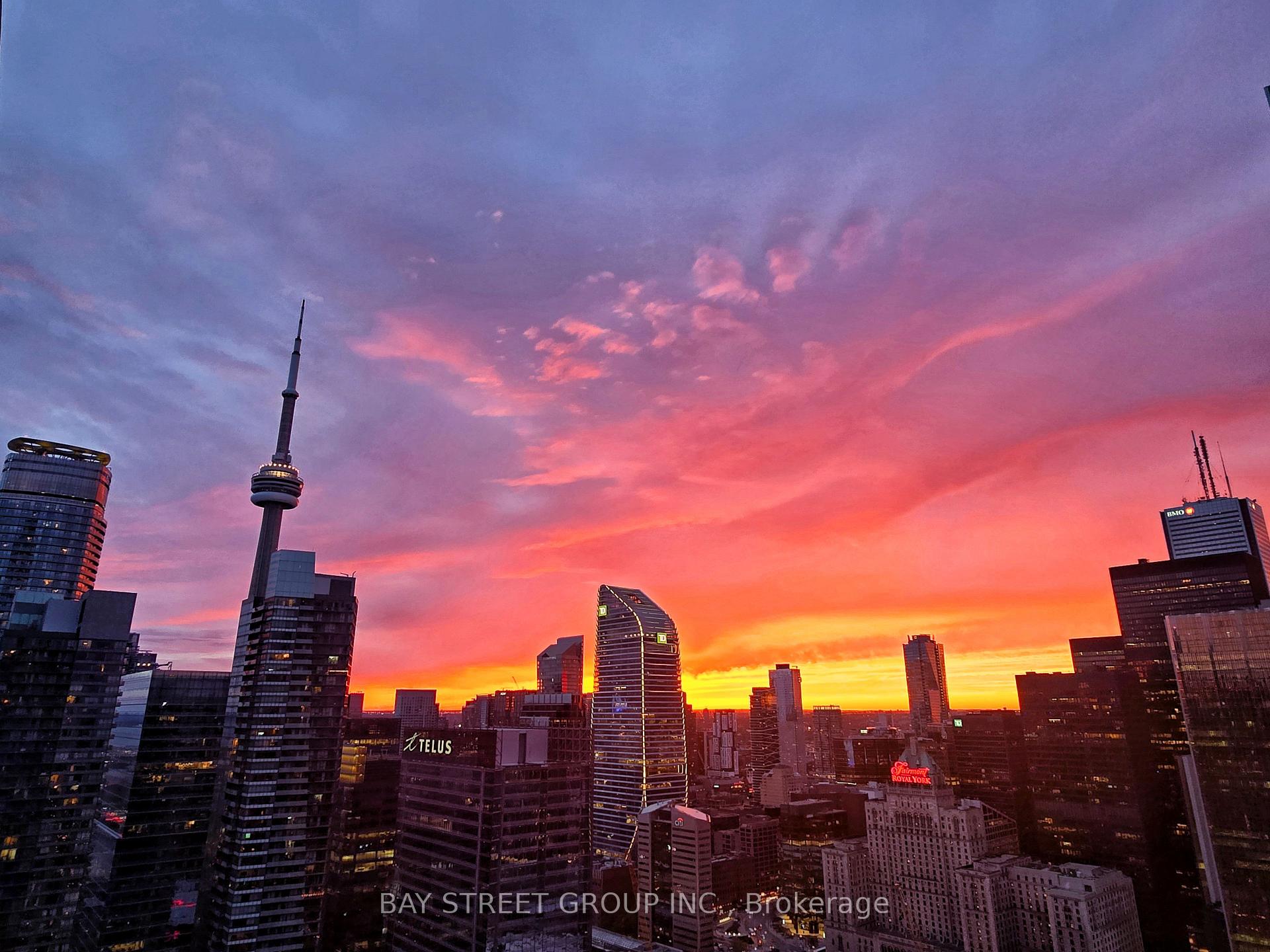 3 Bedrooms Condo at 33 BAY, Toronto For sale
