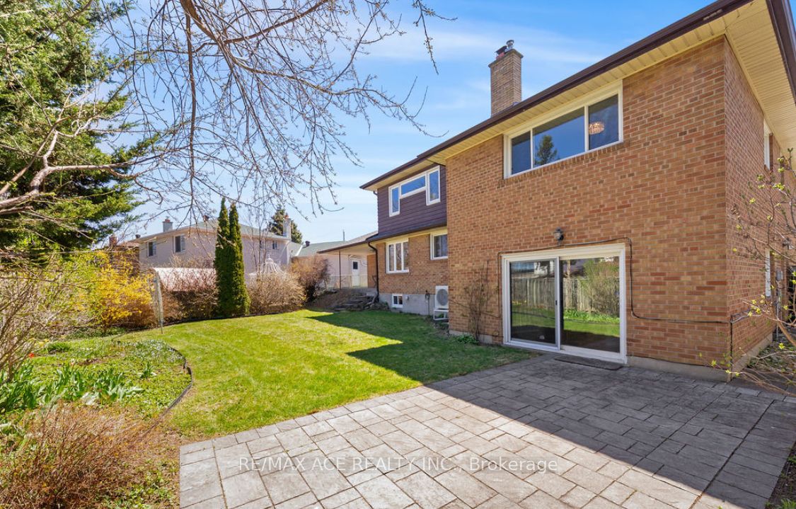 6 Oldborough Circle