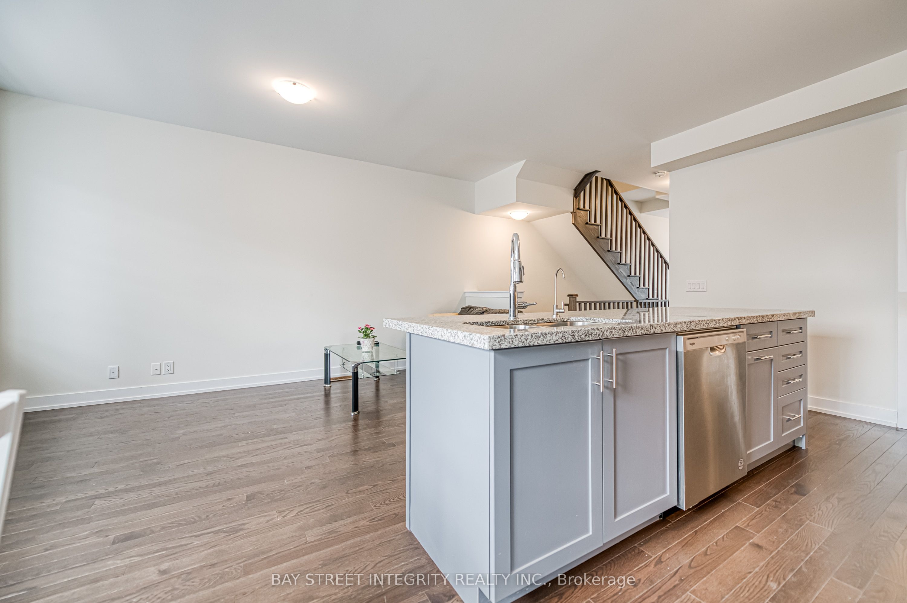 94 Guardhouse Crescent