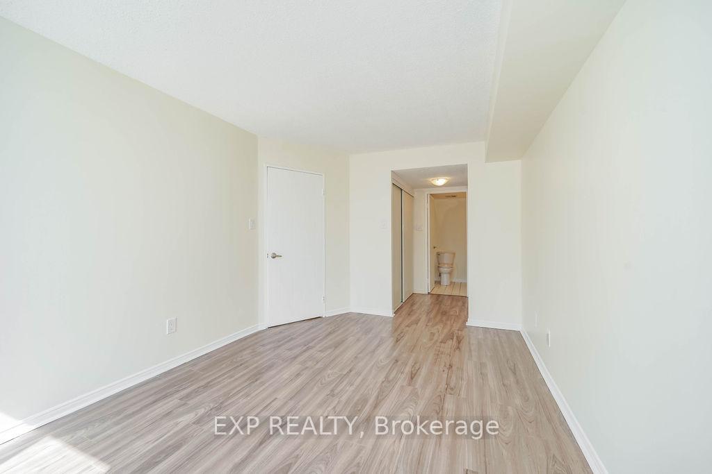2 Bedrooms Condo at 410 Mclevin, Toronto For sale