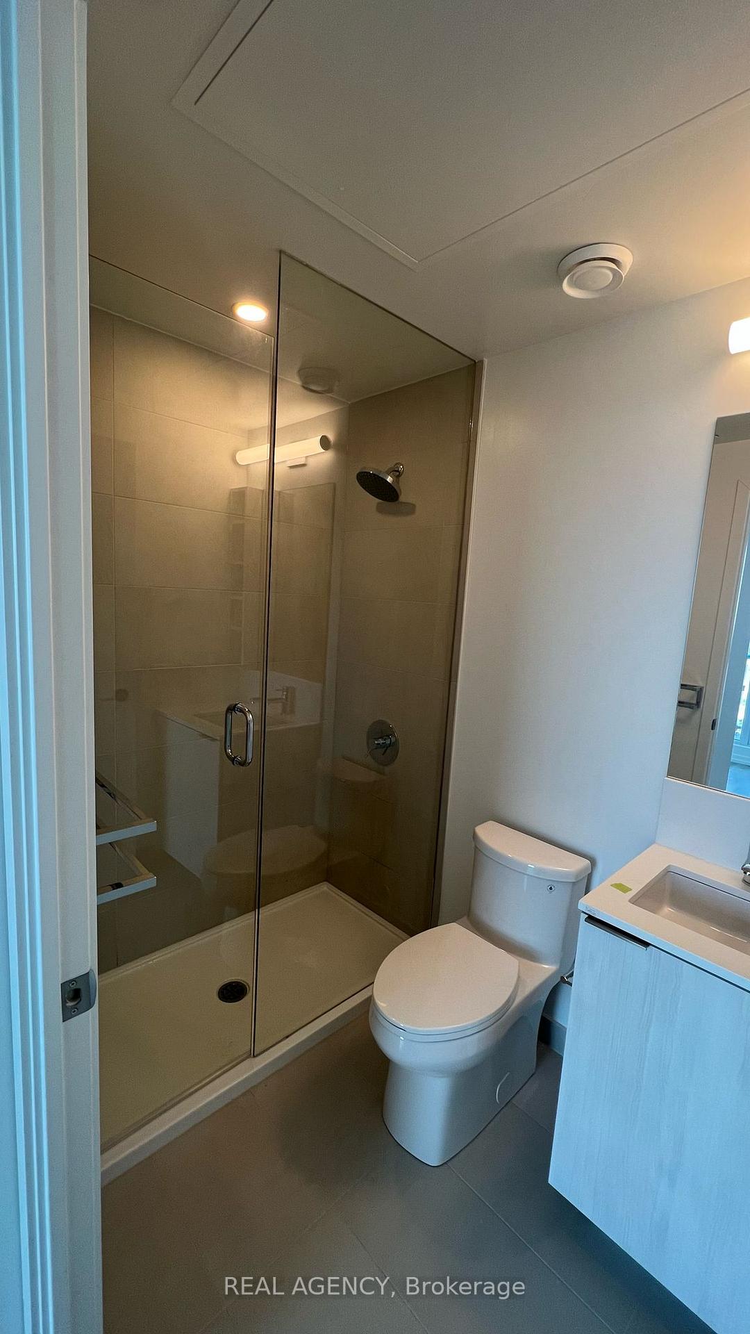 2 Bedrooms Condo at 1000 Portage,  Vaughan For sale