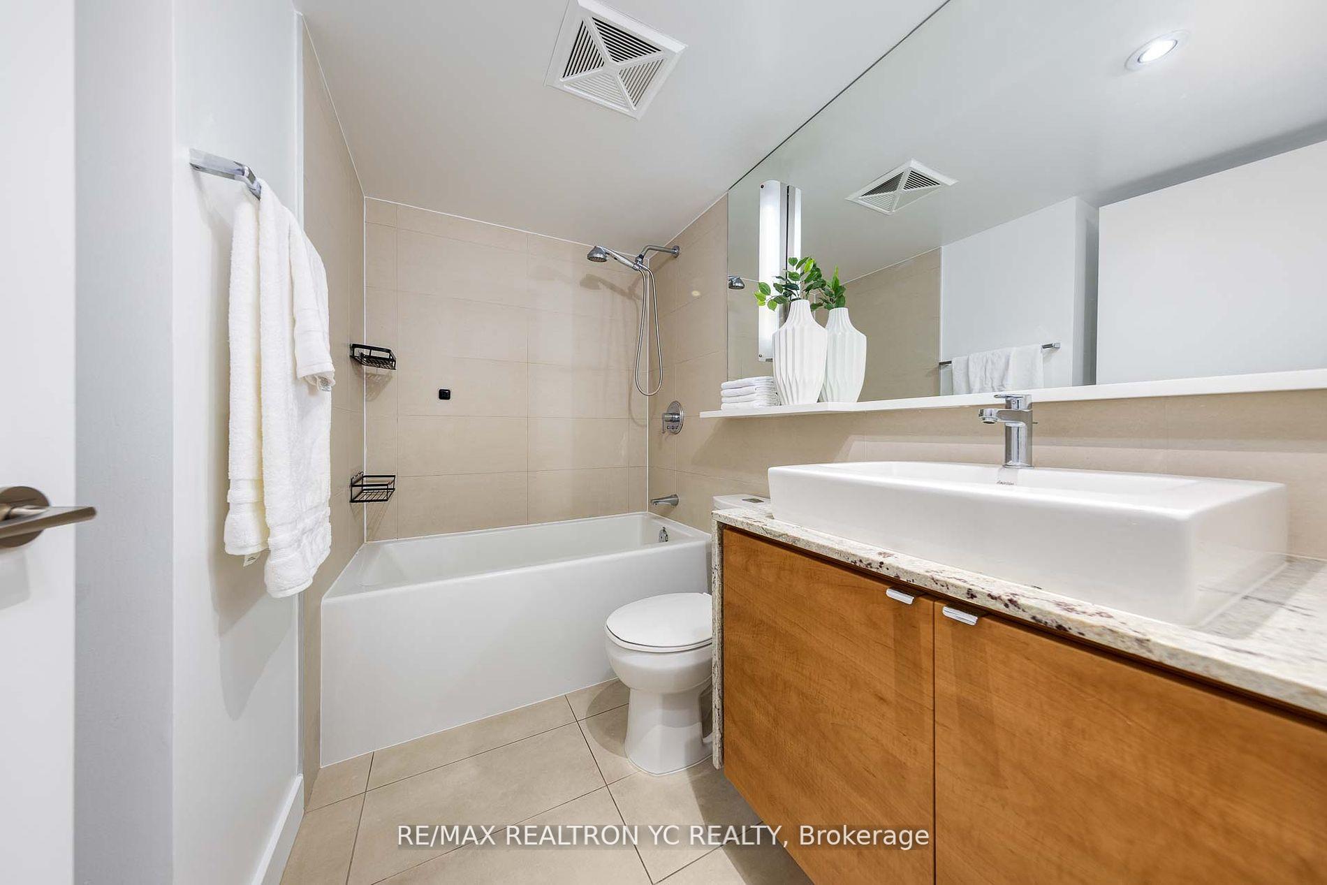 2 Bedrooms Condo at 121 Mcmahon, Toronto For sale