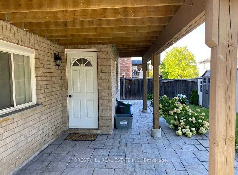 #Basement - 165 Crompton Drive, Barrie, ON L4M 6P1