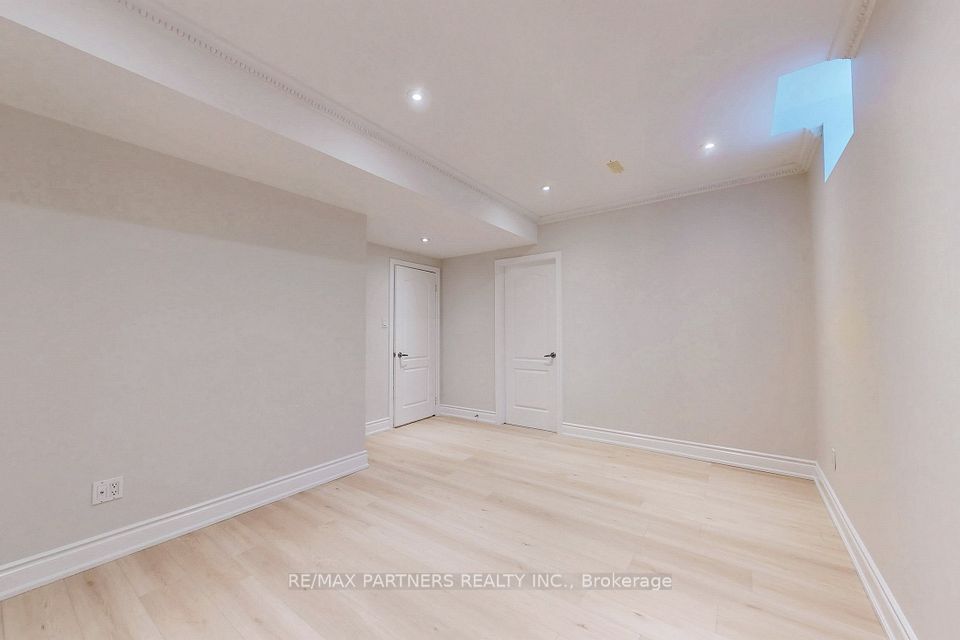 https://trreb-image.ampre.ca/lEr1dCpu81QDDv1xK545EoHkrBsTLos-CkJ8b1zZlmQ/rs:fit:960:960/wm:.5:so:0:50:.4/wmsh:10/wmt:PHNwYW4gZm9yZWdyb3VuZD0nd2hpdGUnIGZvbnQ9JzY4Jz5SRS9NQVggUEFSVE5FUlMgUkVBTFRZIElOQy4sIEJyb2tlcmFnZTwvc3Bhbj4/cb:20250210172234/L3RycmViL2xpc3RpbmdzLzQwLzU0LzQyLzkzL3AvYmZmYzE1NjktMDhhNS00YTA0LWE1NjYtZGMyNDhhZjE1ODhiLmpwZw.jpg