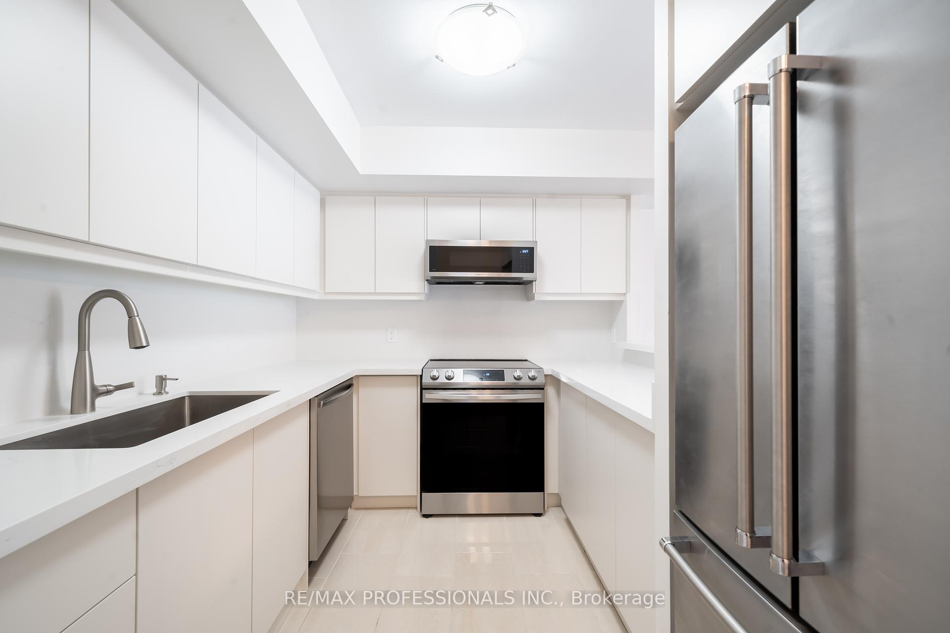 2 Bedrooms Condo at 25 The Esplanade, Toronto For sale