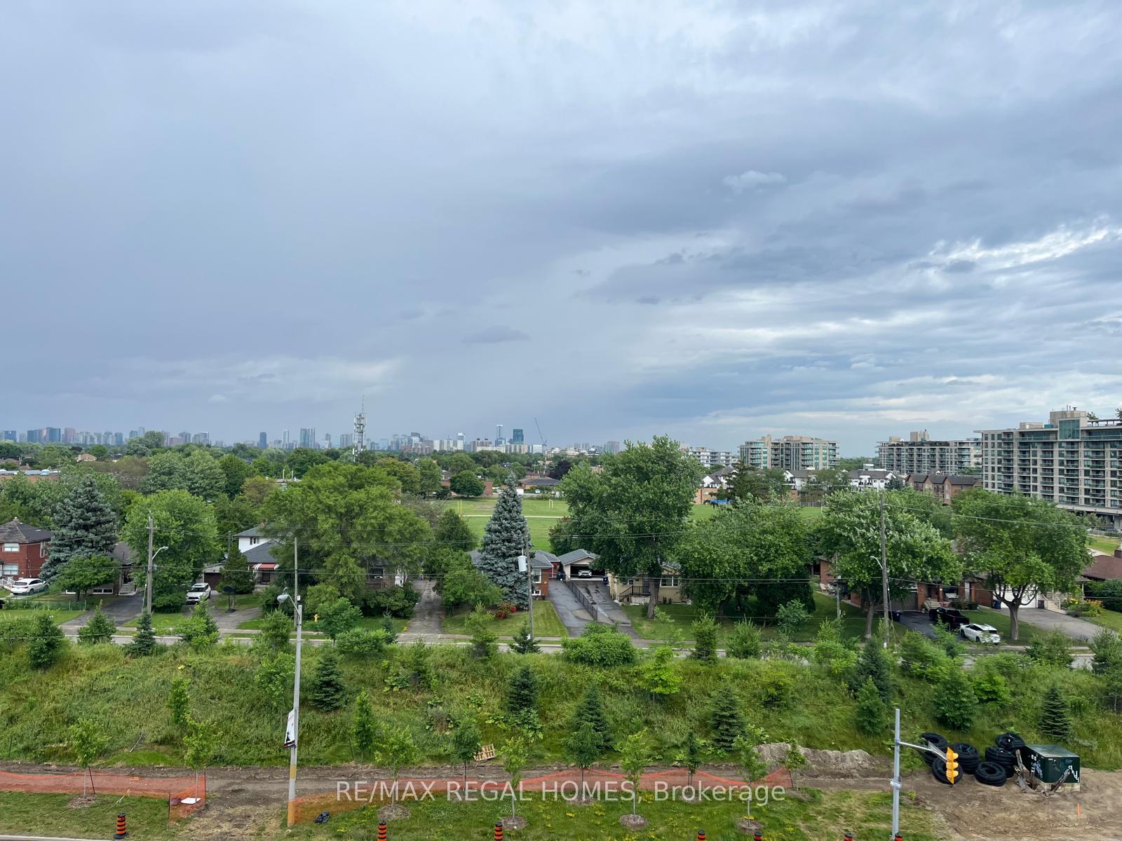 2 Bedrooms Condo at 10 De Boers, Toronto For sale