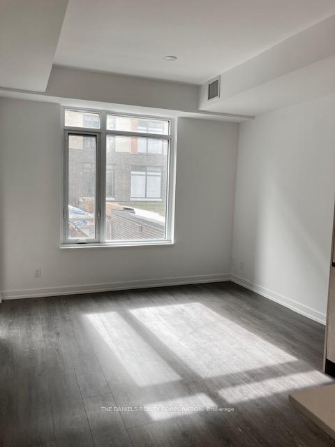 2 Bedrooms Condo at 8 Beverley Glen,  Vaughan For sale