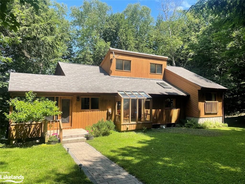 197 ROWANWOOD Lane Huntsville Ontario P0B 1M0