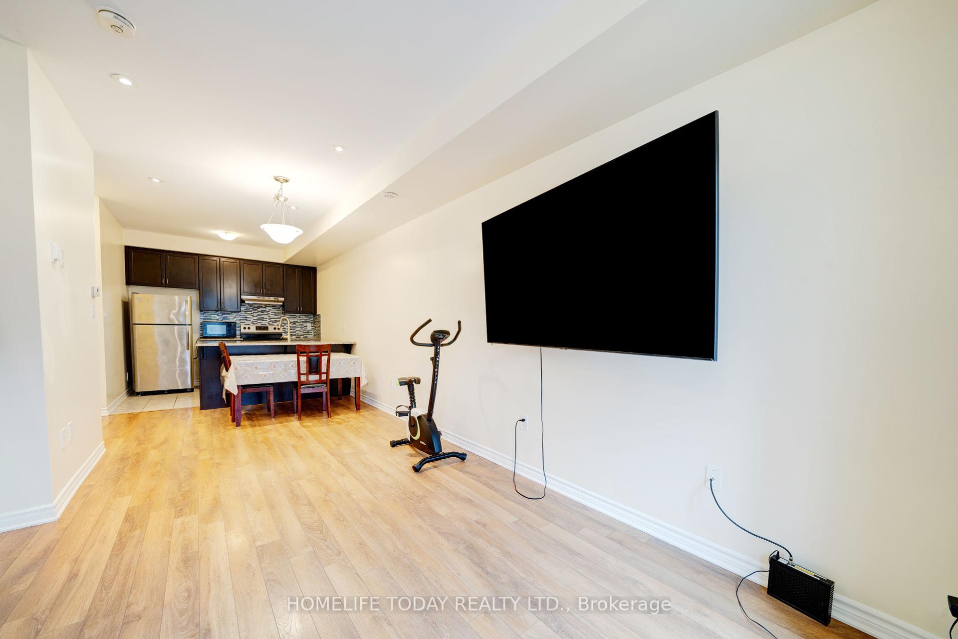 3 Bedrooms Condo at 45 Heron Park, Toronto For sale