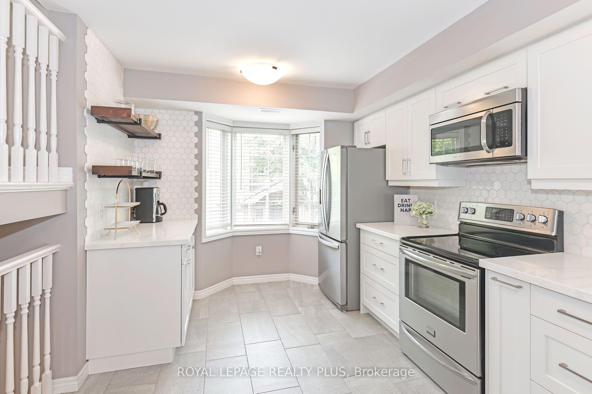 3 Bedrooms Condo at 4045 Upper Middle, Burlington For sale