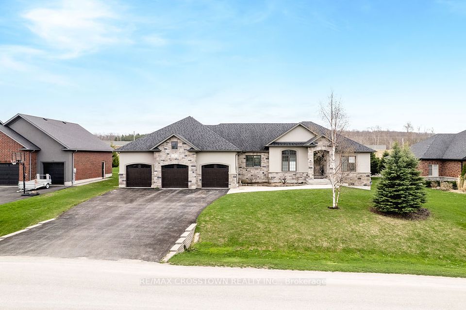 25 MENNILL Drive, Springwater, ON L0L 1Y3