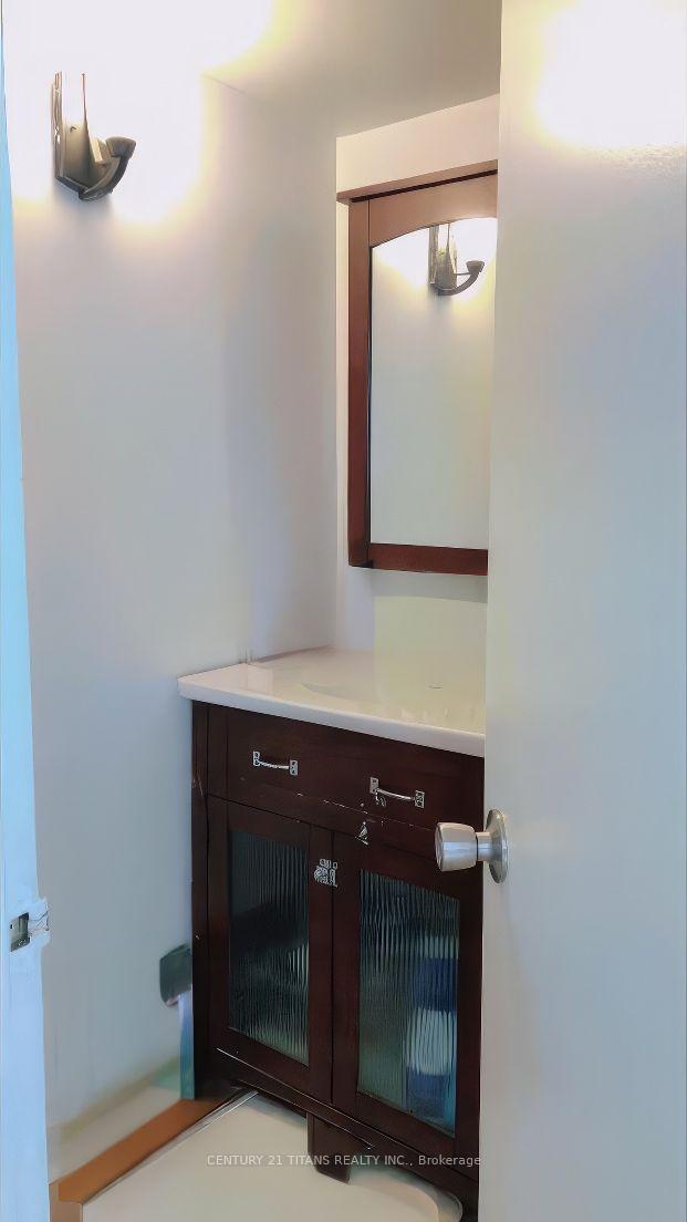 3 Bedrooms Condo at 301 Prudential, Toronto For sale