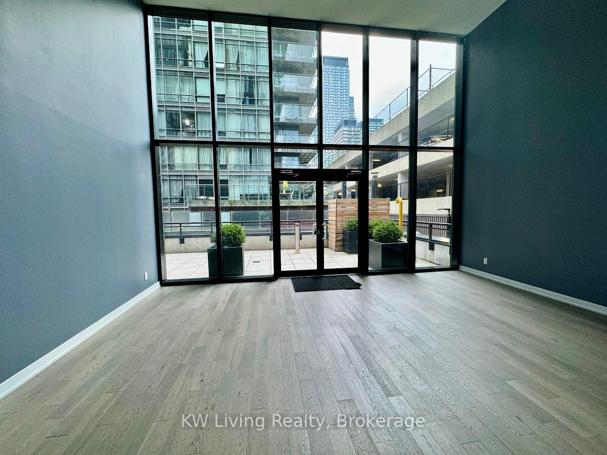 1 Bedroom Condo at 17 Dundonald,  Toronto For sale
