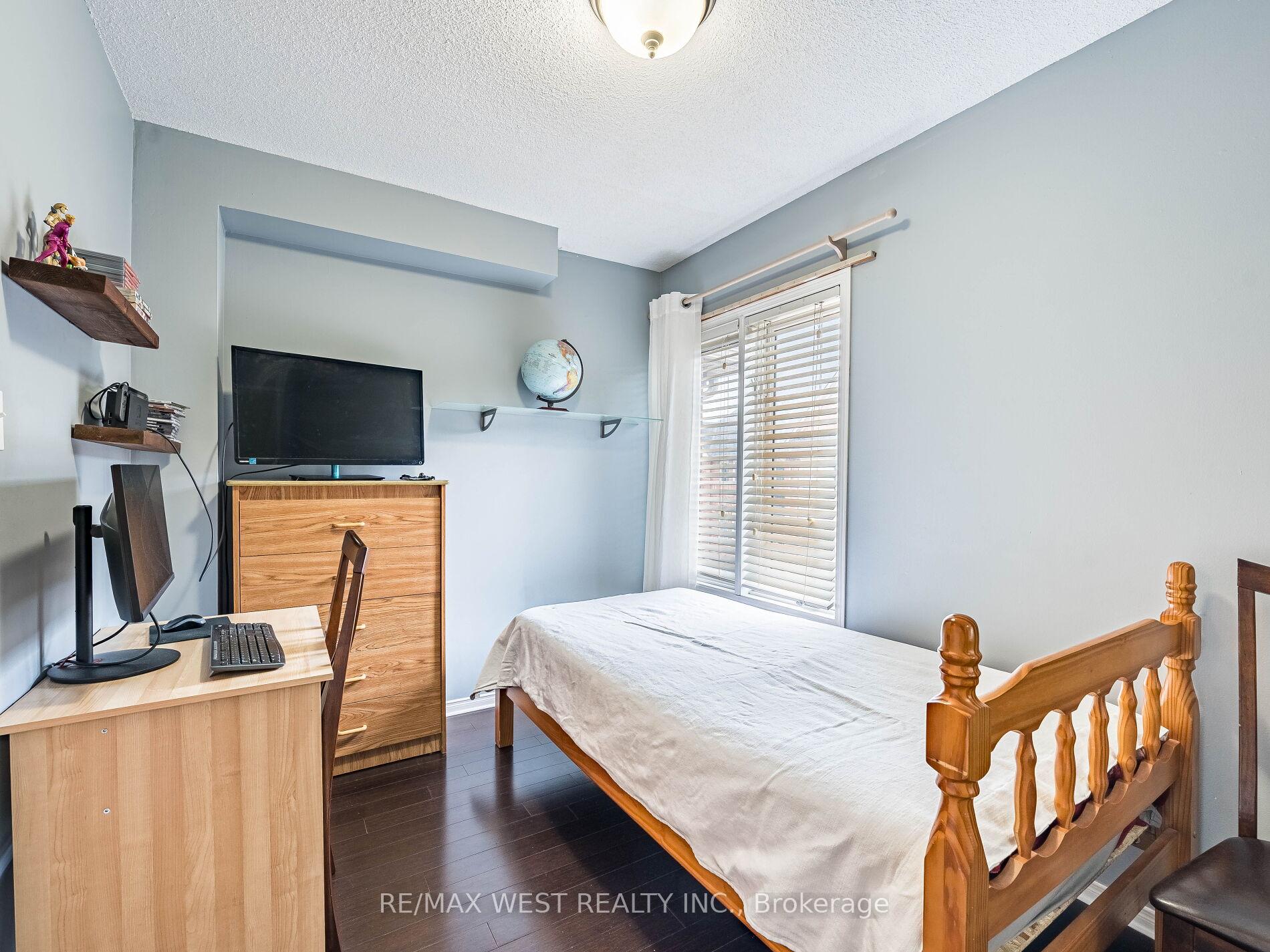 4 Bedrooms Condo at 1168 Arena, Mississauga For sale