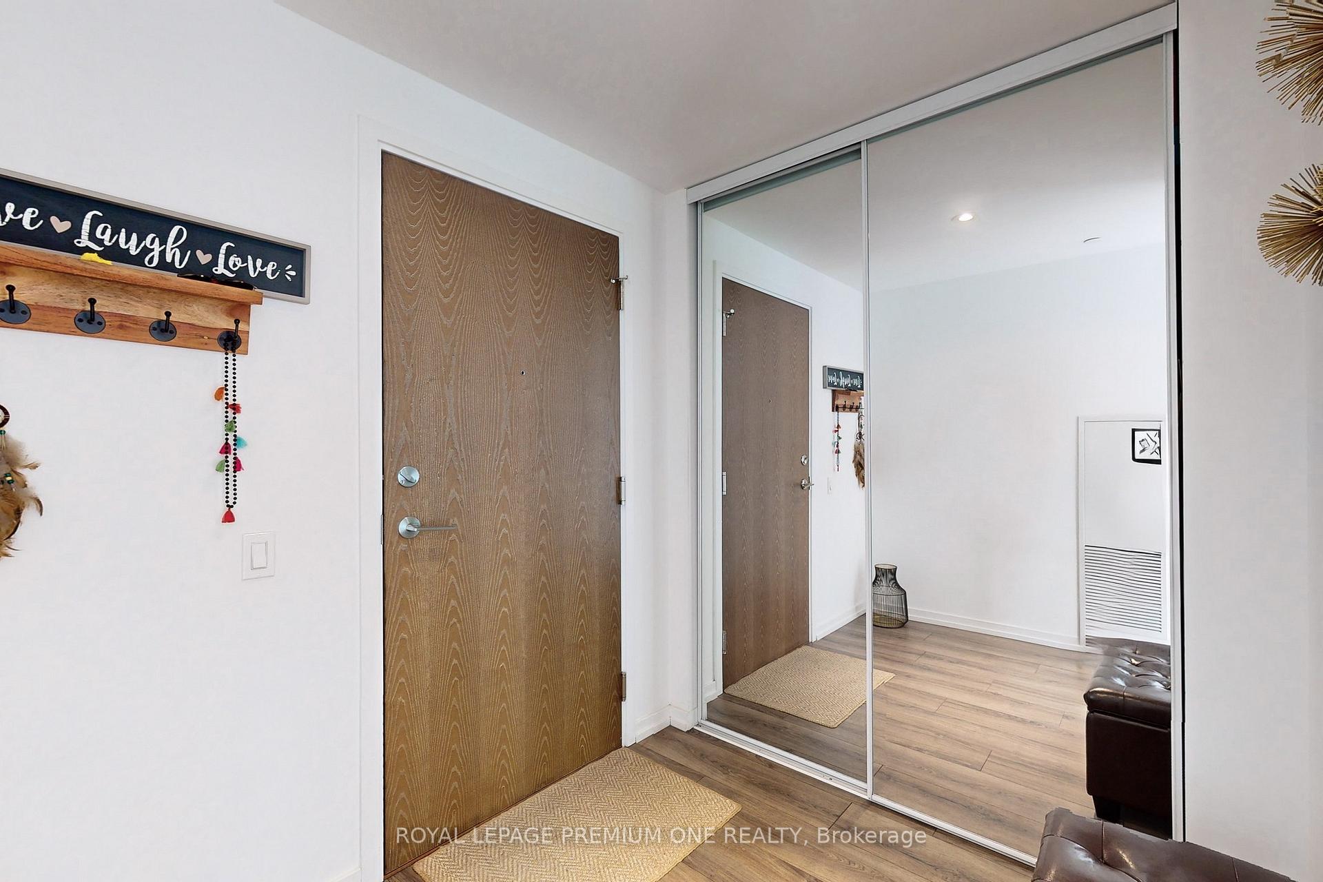 2 Bedrooms Condo at 1000 Portage,  Vaughan For sale