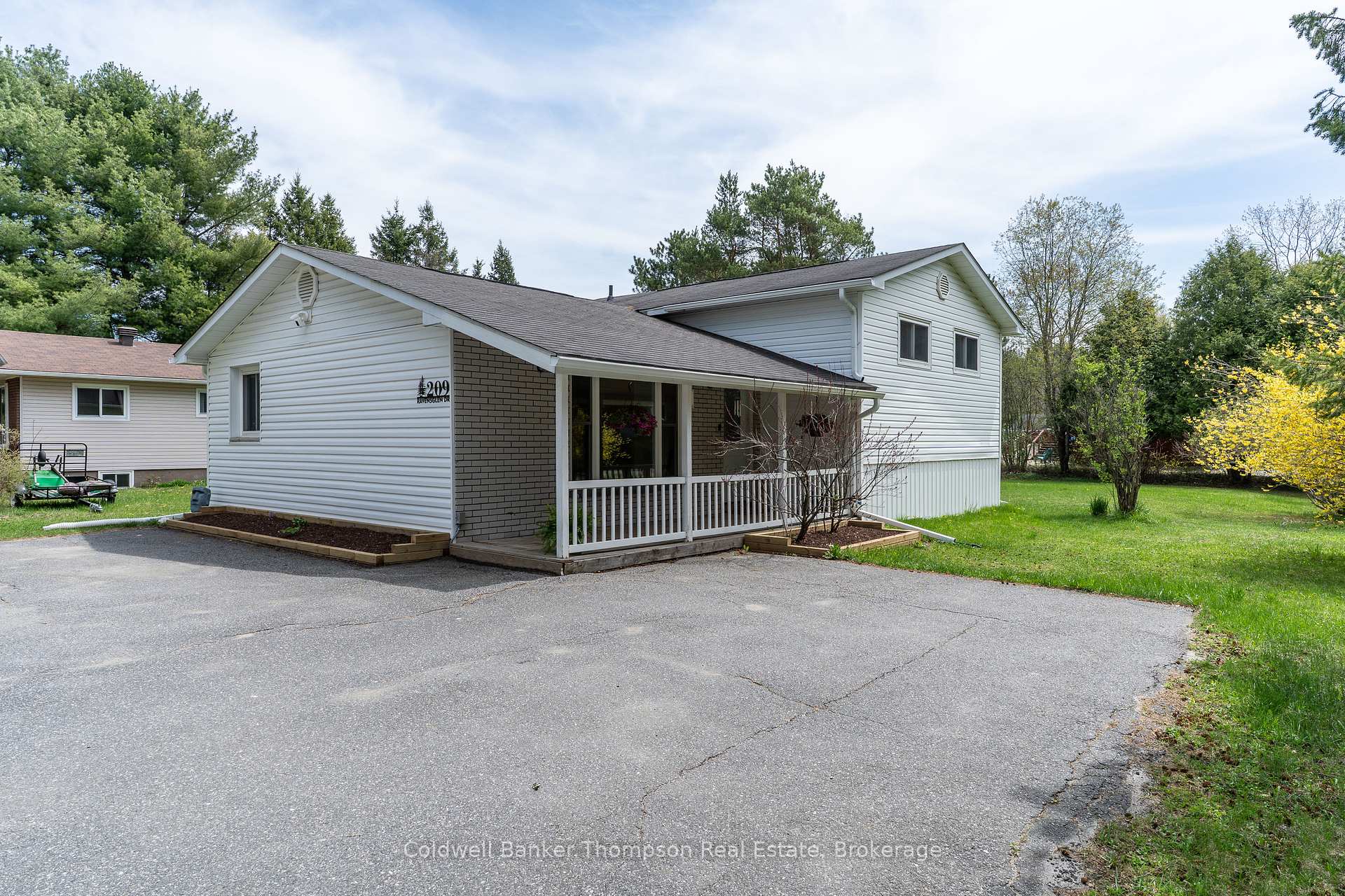209 Ravensglen Drive, Huntsville, ON P1H 1L7