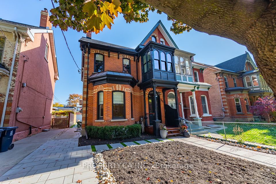 33 Beaconsfield Avenue