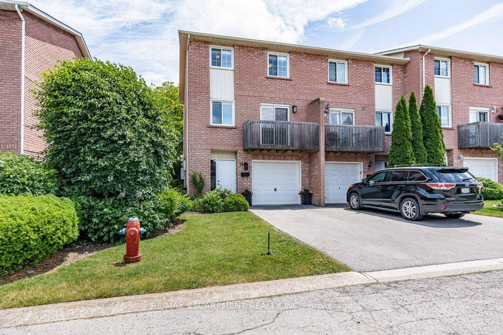 3 Bedrooms Condo at 29 HERITAGE, Hamilton For sale