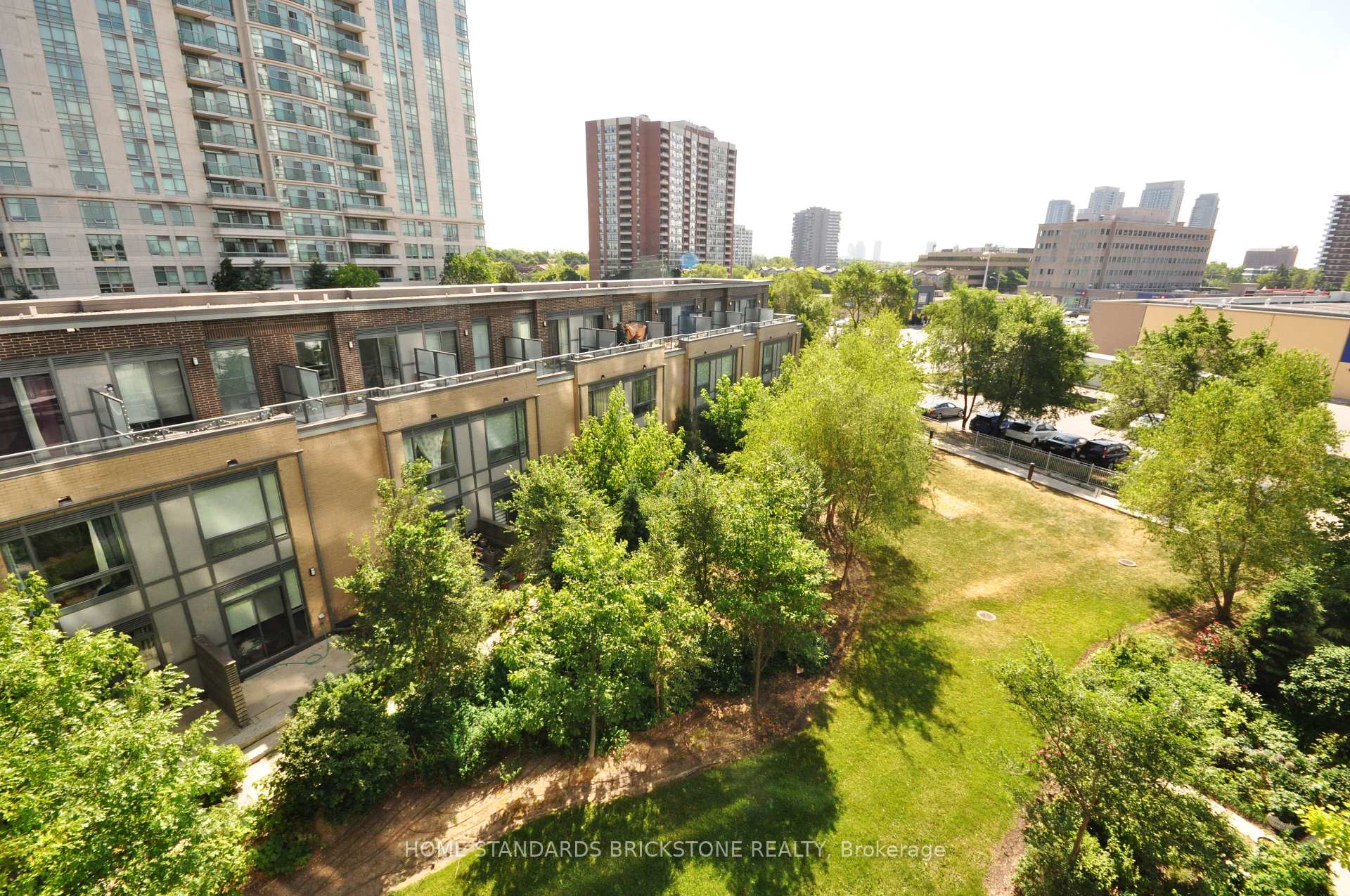 2 Bedrooms Condo at 195 Bonis, Toronto For sale