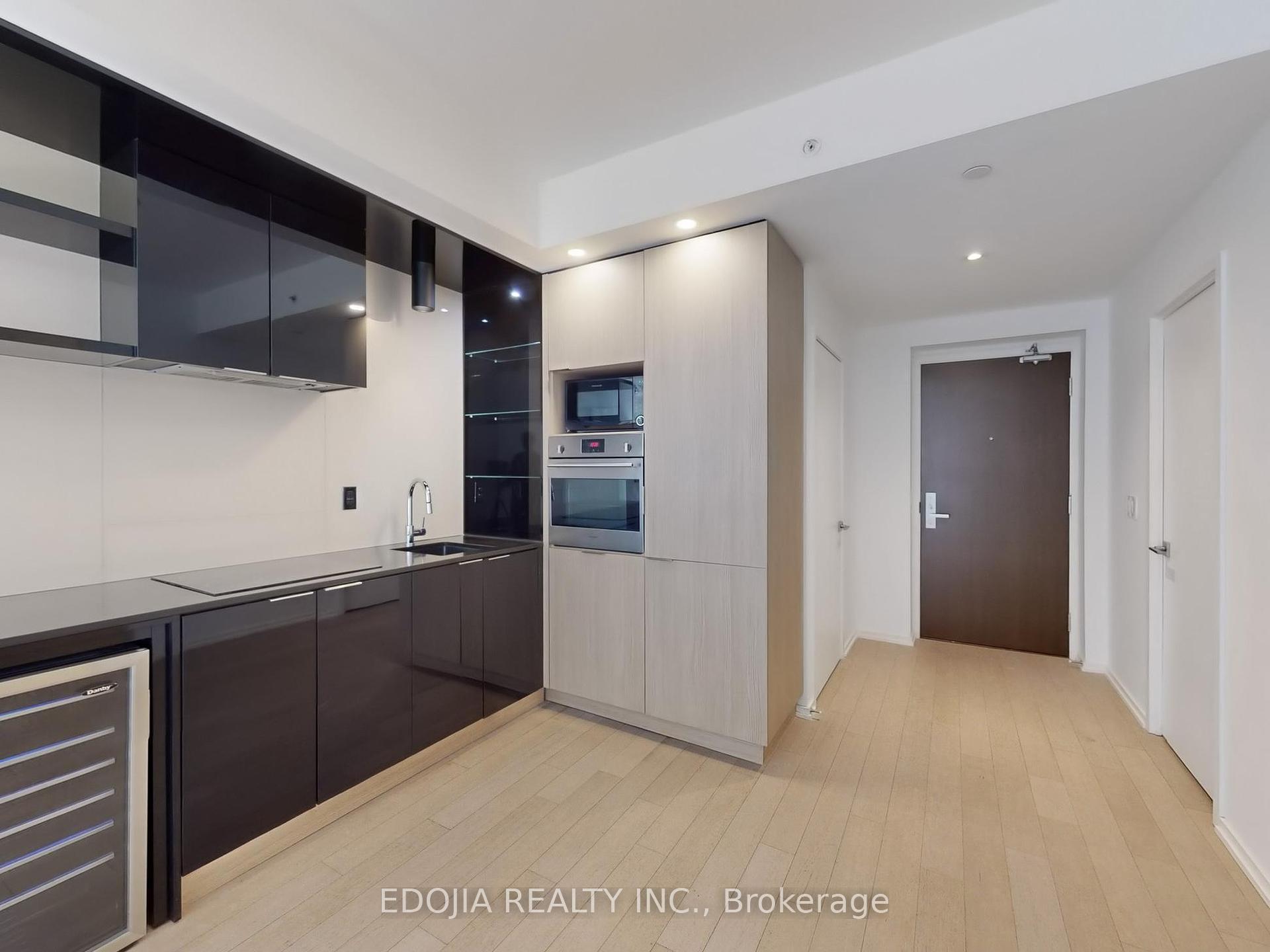 1 Bedroom Condo at 70 Temperance, Toronto For sale