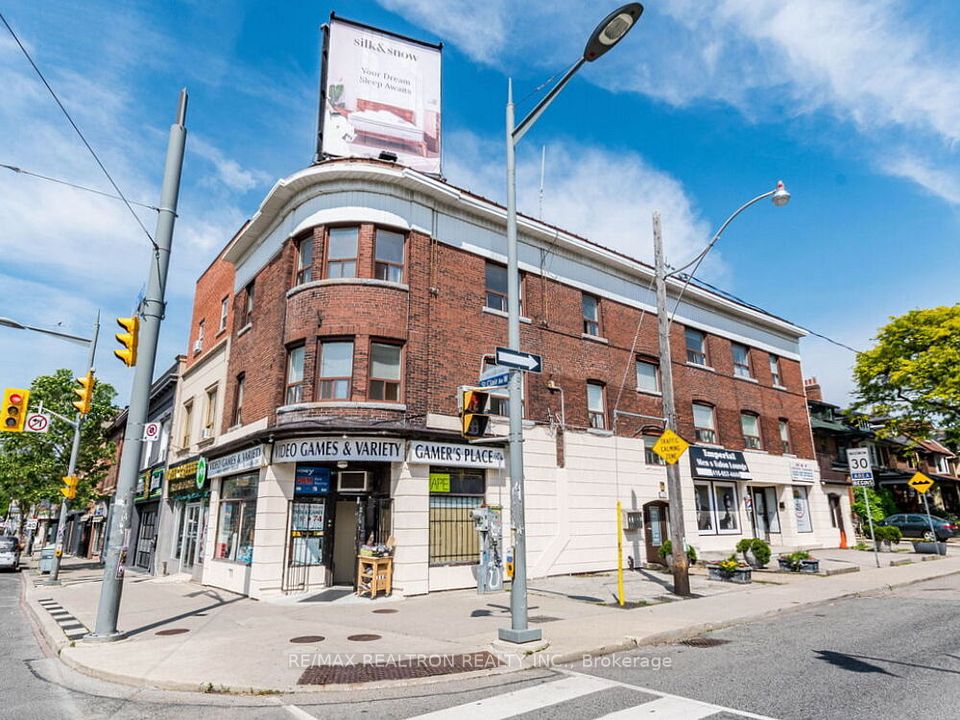 1038 St Clair