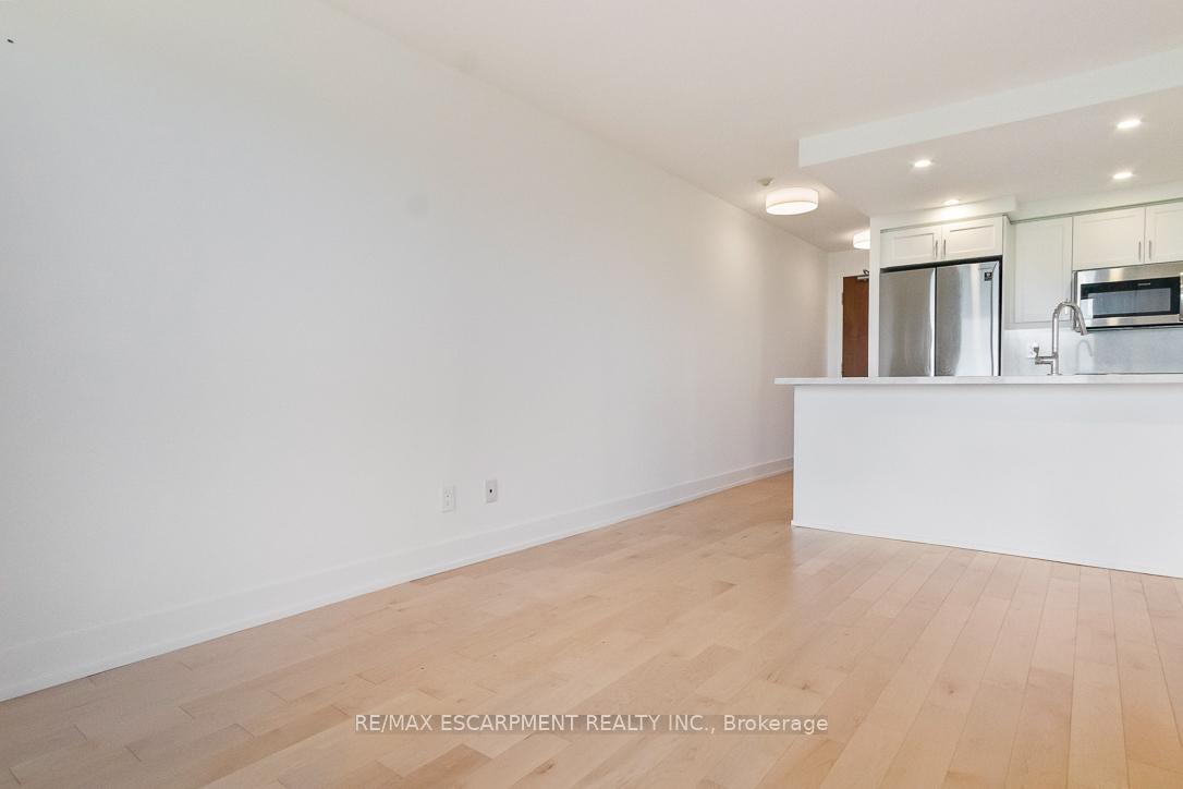 1 Bedroom Condo at 18 Kenaston, Toronto For sale
