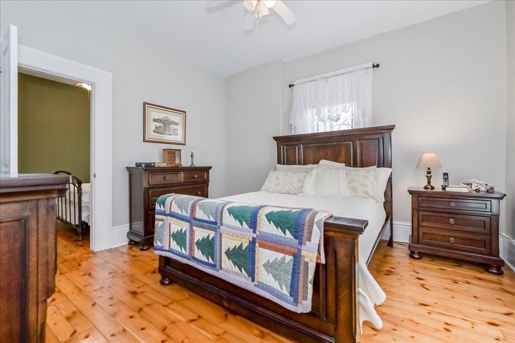119 John Street W