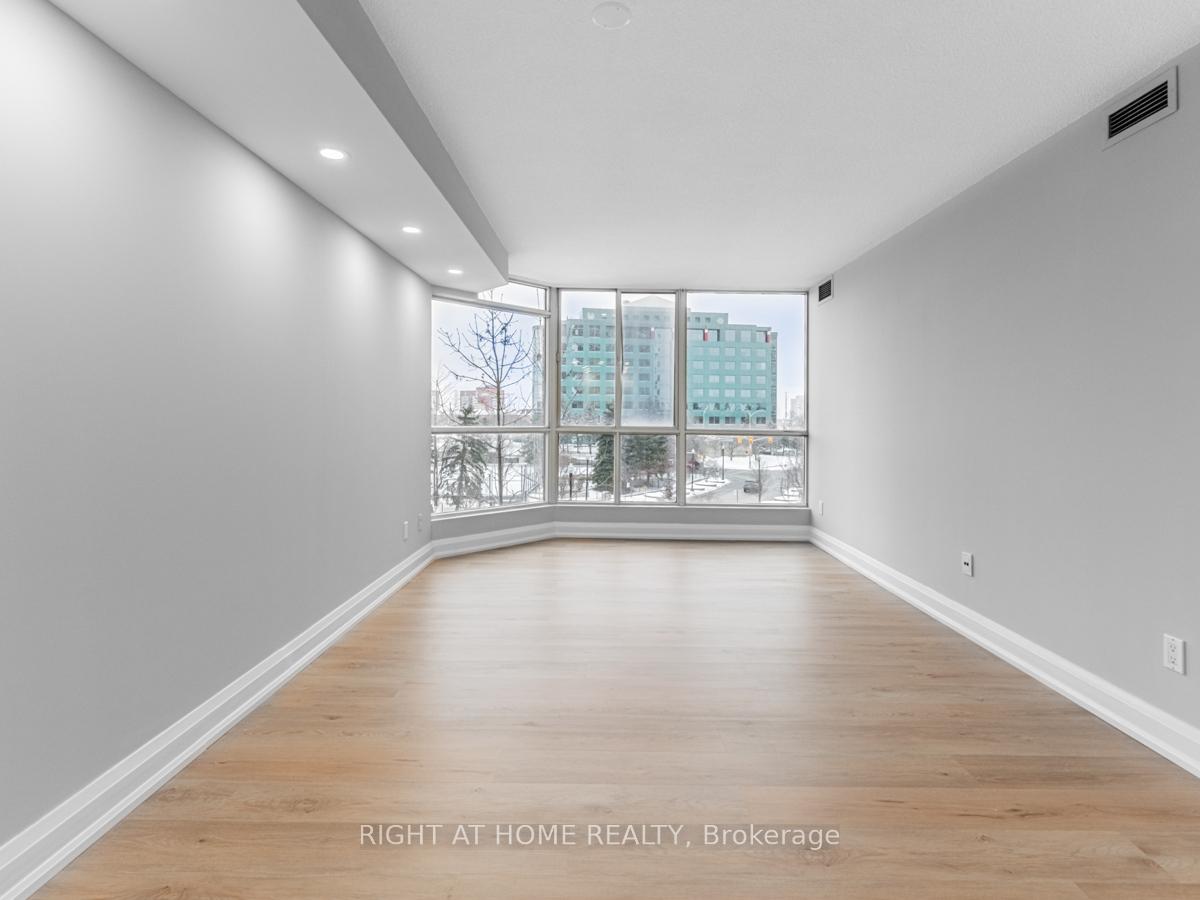 1 Bedroom Condo at 55 Kingsbridge Garden,  Mississauga For sale