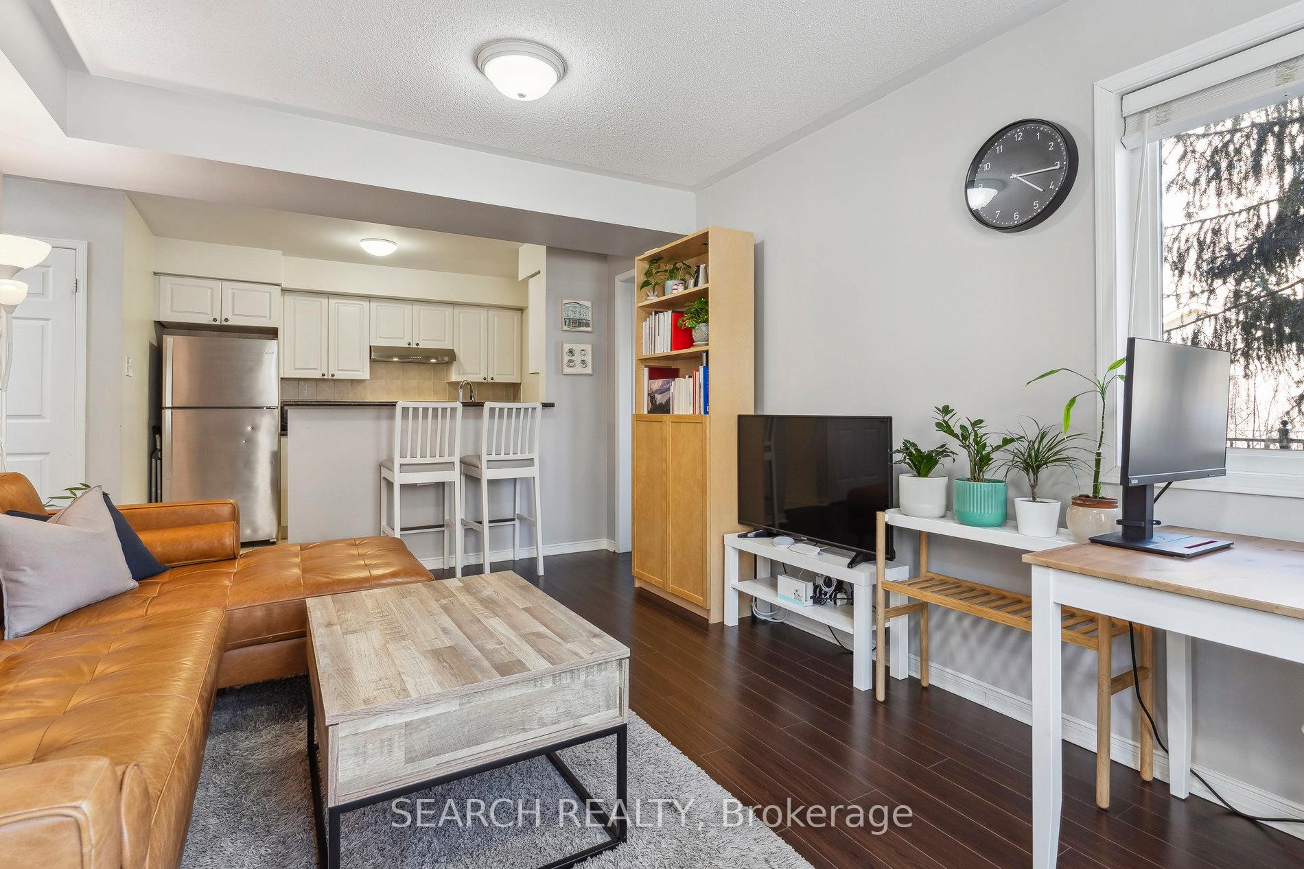 2 Bedrooms Condo at 4975 Southampton, Mississauga For sale
