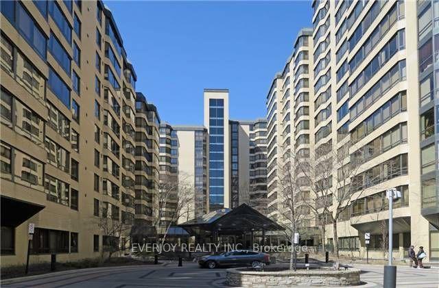 3 Bedrooms Condo at 211 St Patrick,  Toronto For sale