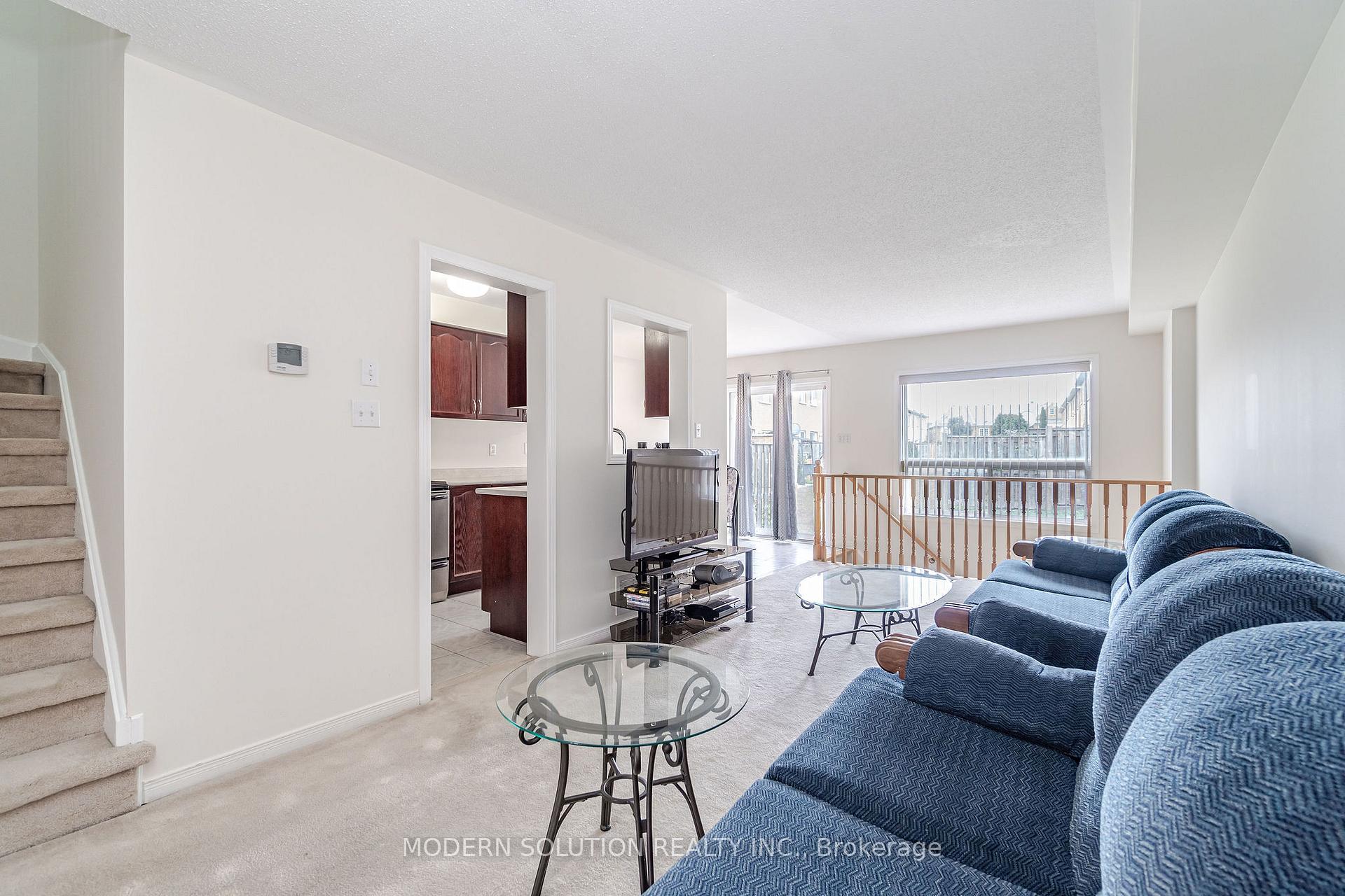 3 Bedrooms Condo at 525 Novo Star, Mississauga For sale
