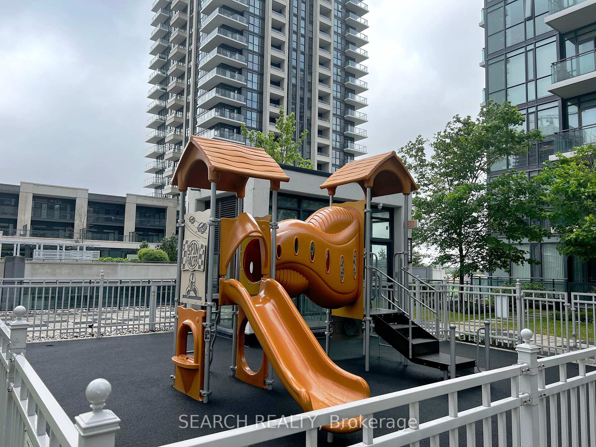 2 Bedrooms Condo at 4099 Brickstone, Mississauga For sale