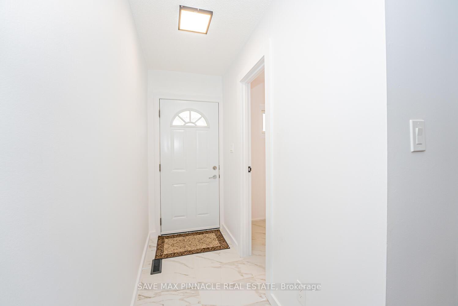 4 Bedrooms Condo at 2120 Rathburn,  Mississauga For sale