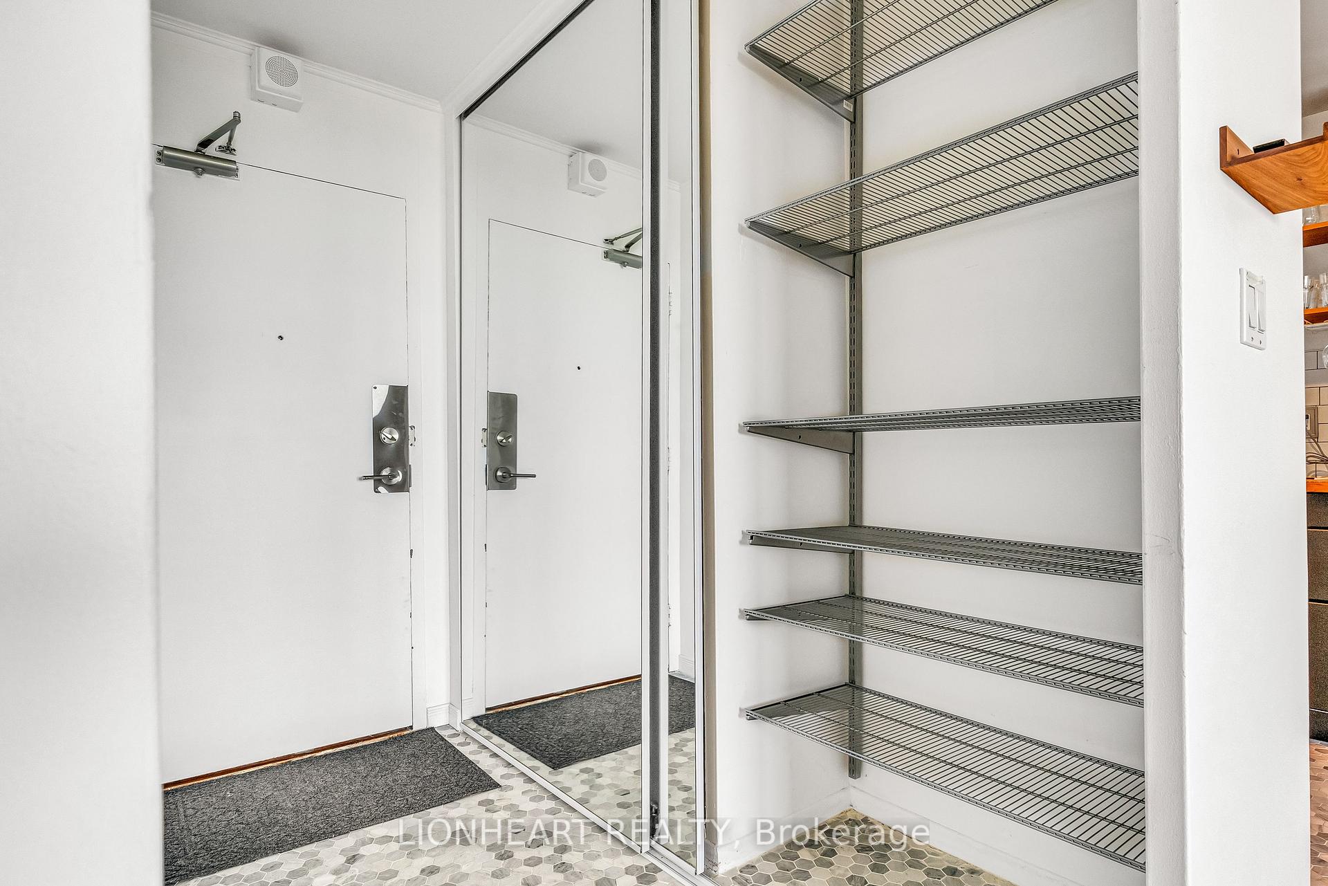 Condo at 40 Homewood, Toronto For sale