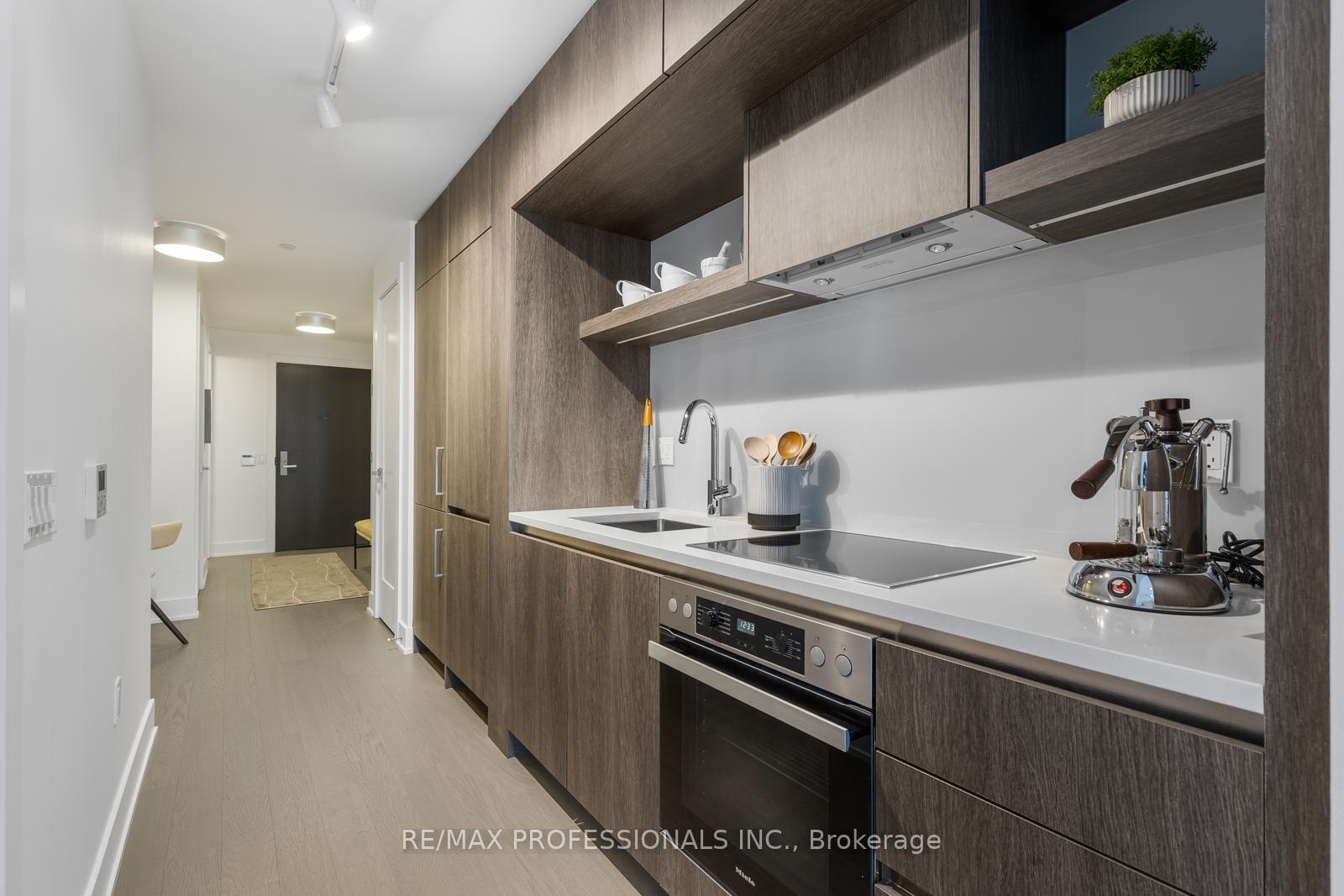 1 Bedroom Condo at 6 Jackes, Toronto For sale